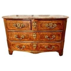Commode francese Regence in legno di tulipano e intarsiato Kingwood