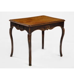 French Régence Walnut Writing Table with Tooled Leather Top, Early 18th Century