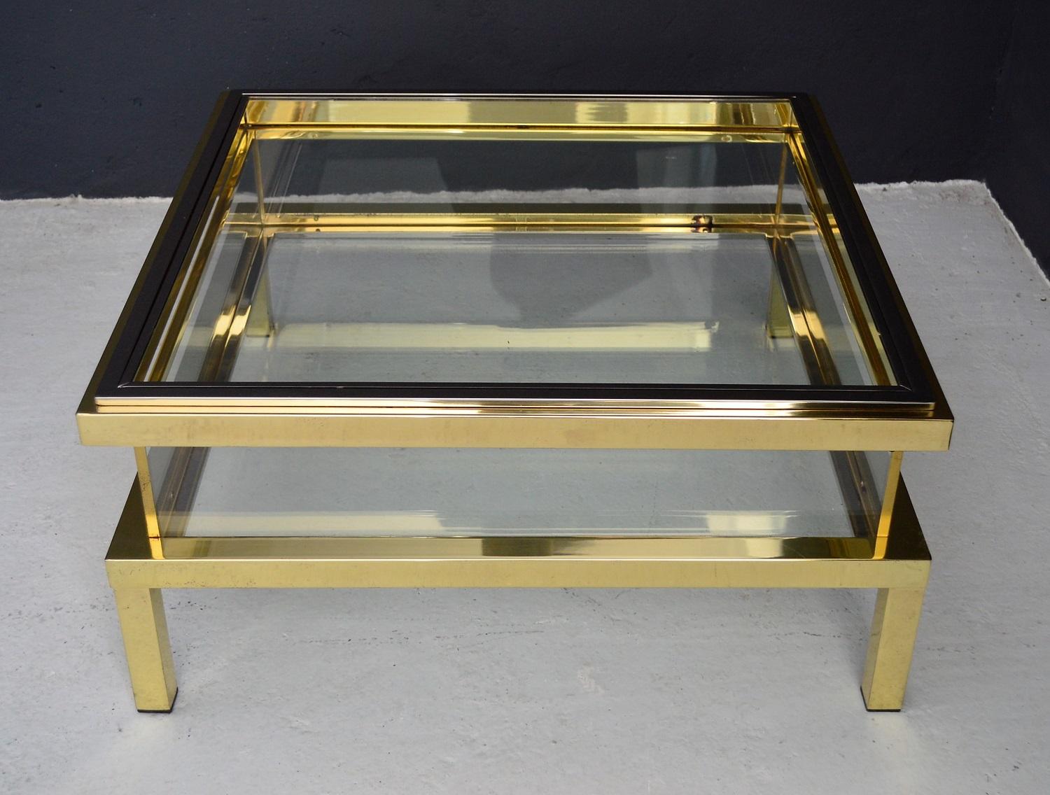 French Regency Brass Coffee Table with Slide-On Showcase by Maison Jansen, 1970s (Hollywood Regency)