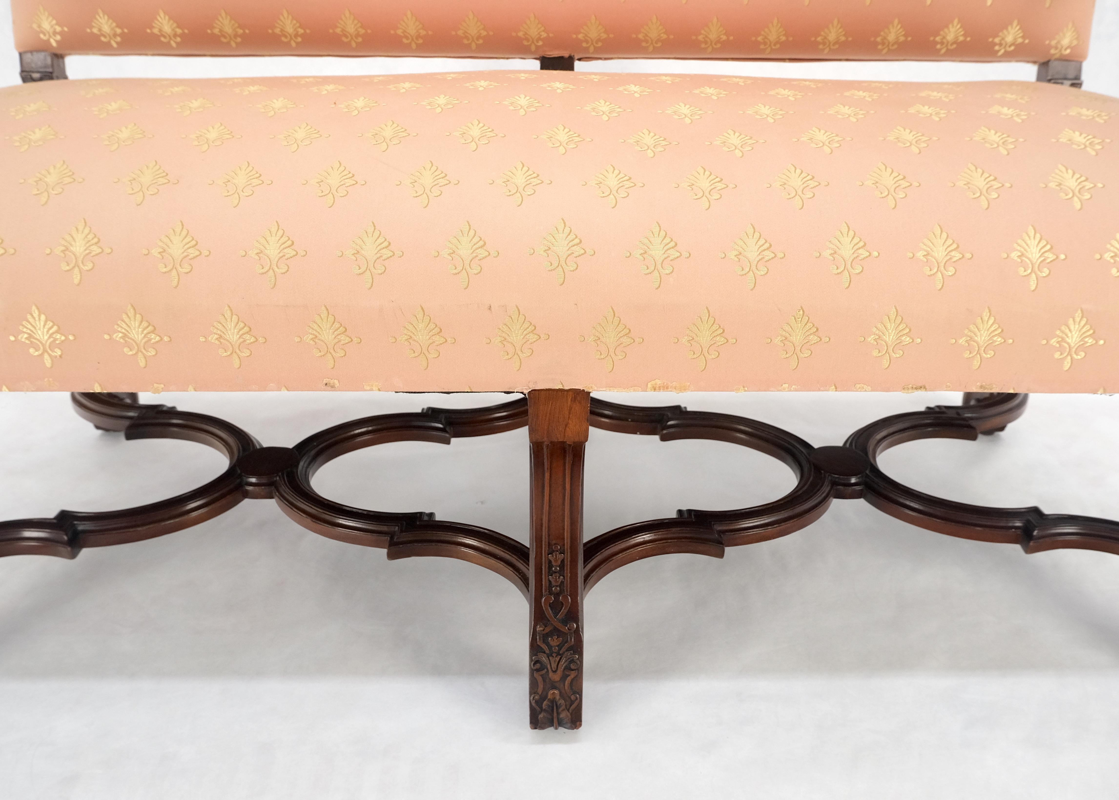 Fauteuil de style Régence française en acajou sculpté en forme de X rembourré et tapissé près de MINT ! en vente 1
