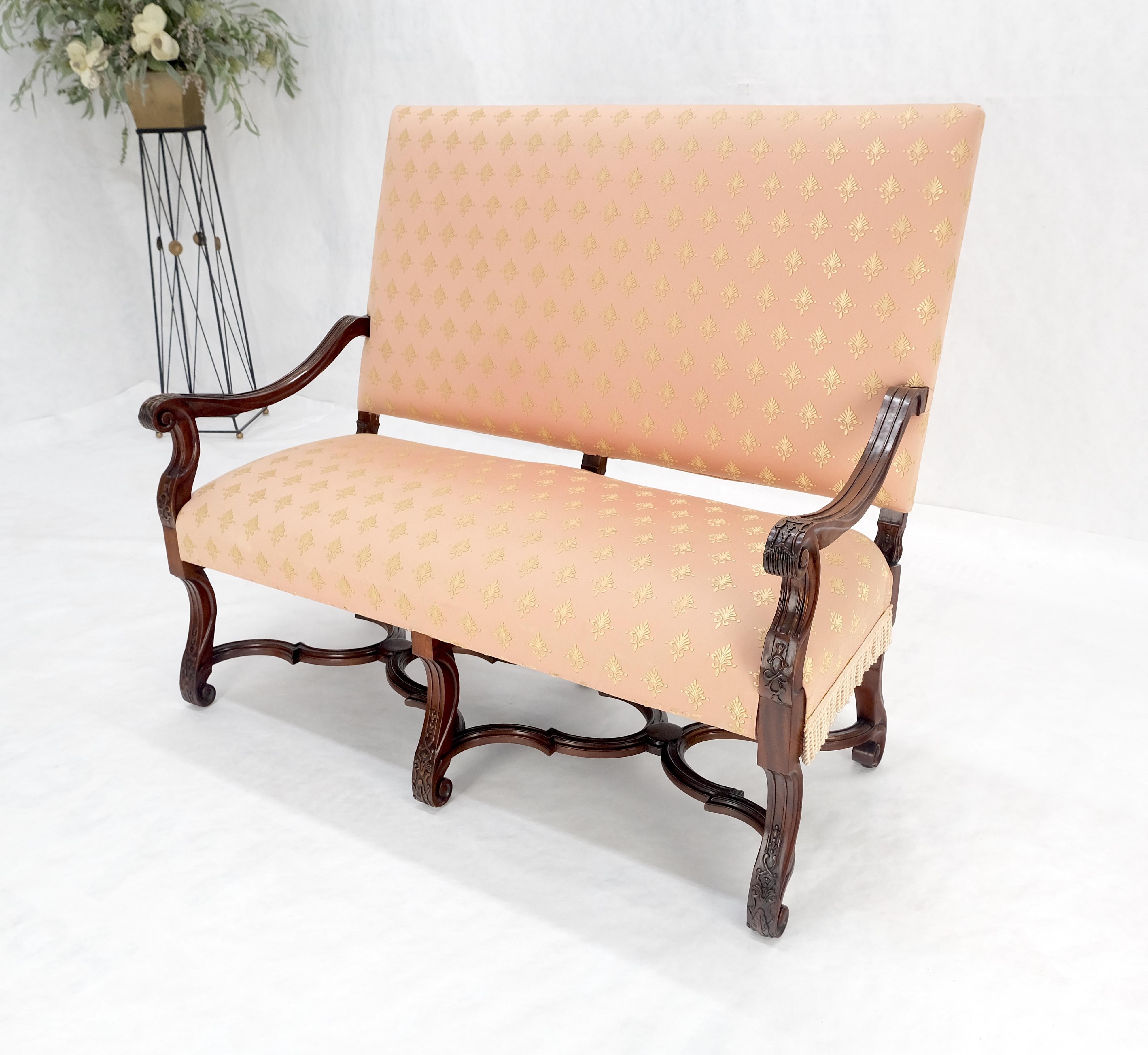 Fauteuil de style Régence française en acajou sculpté en forme de X rembourré et tapissé près de MINT ! en vente 2