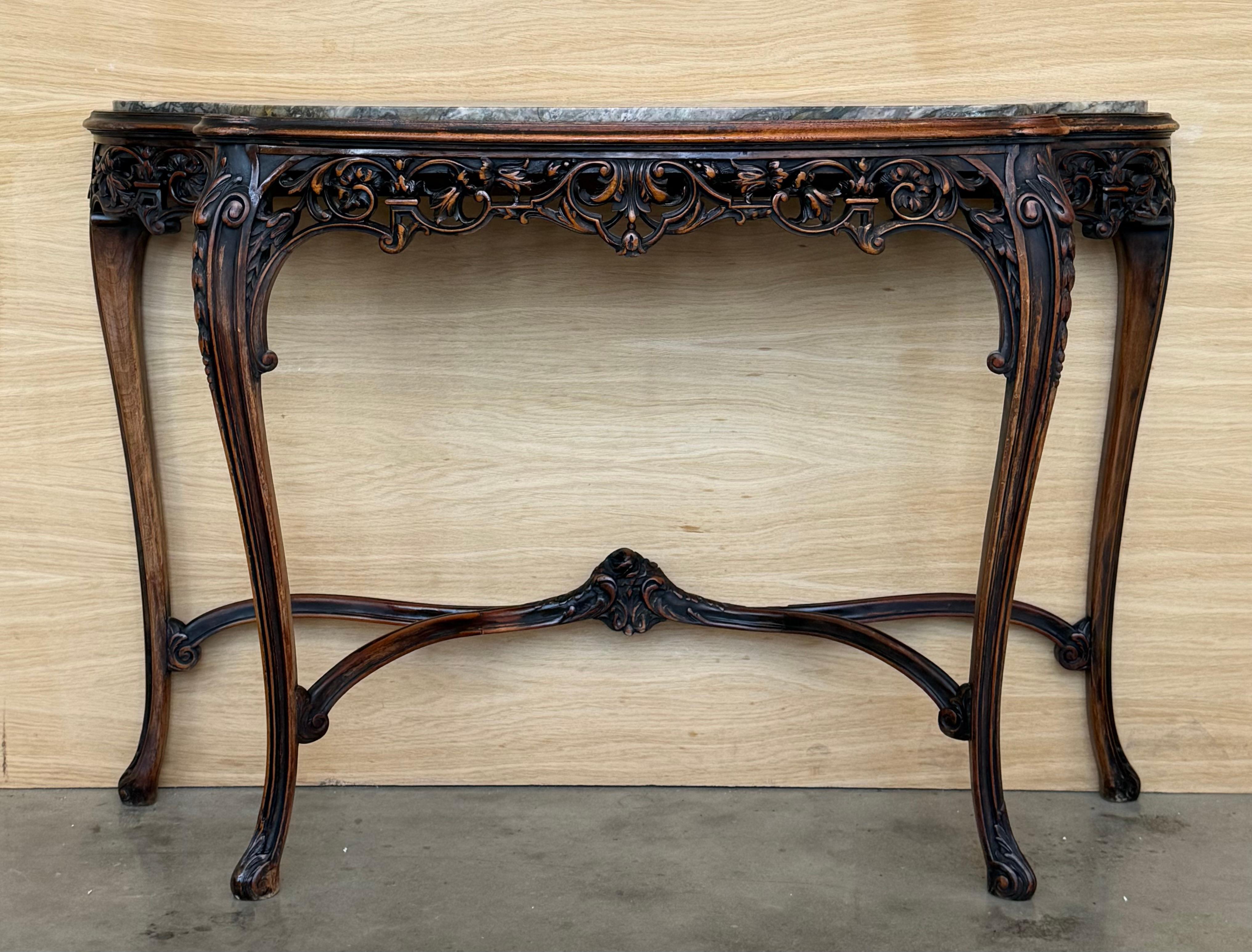 French Regency Carved Walnut Console Table with Polychrome details and marble to In Good Condition For Sale In Miami, FL