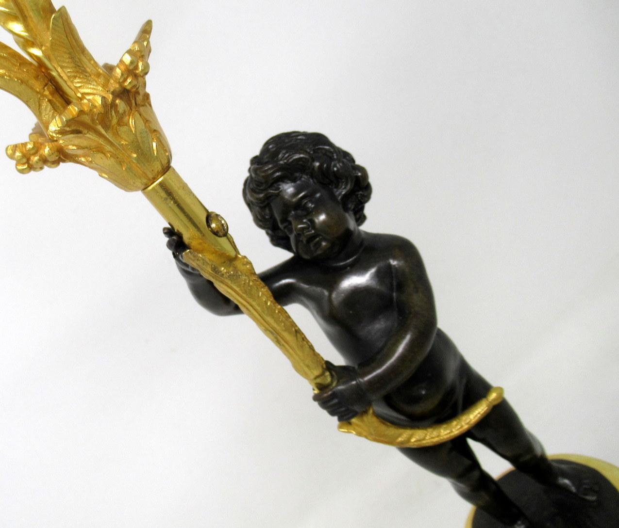 Candelabro de bronce ormolu de la Regencia francesa Pierre-Philippe Thomire, Pareja Bronce en venta