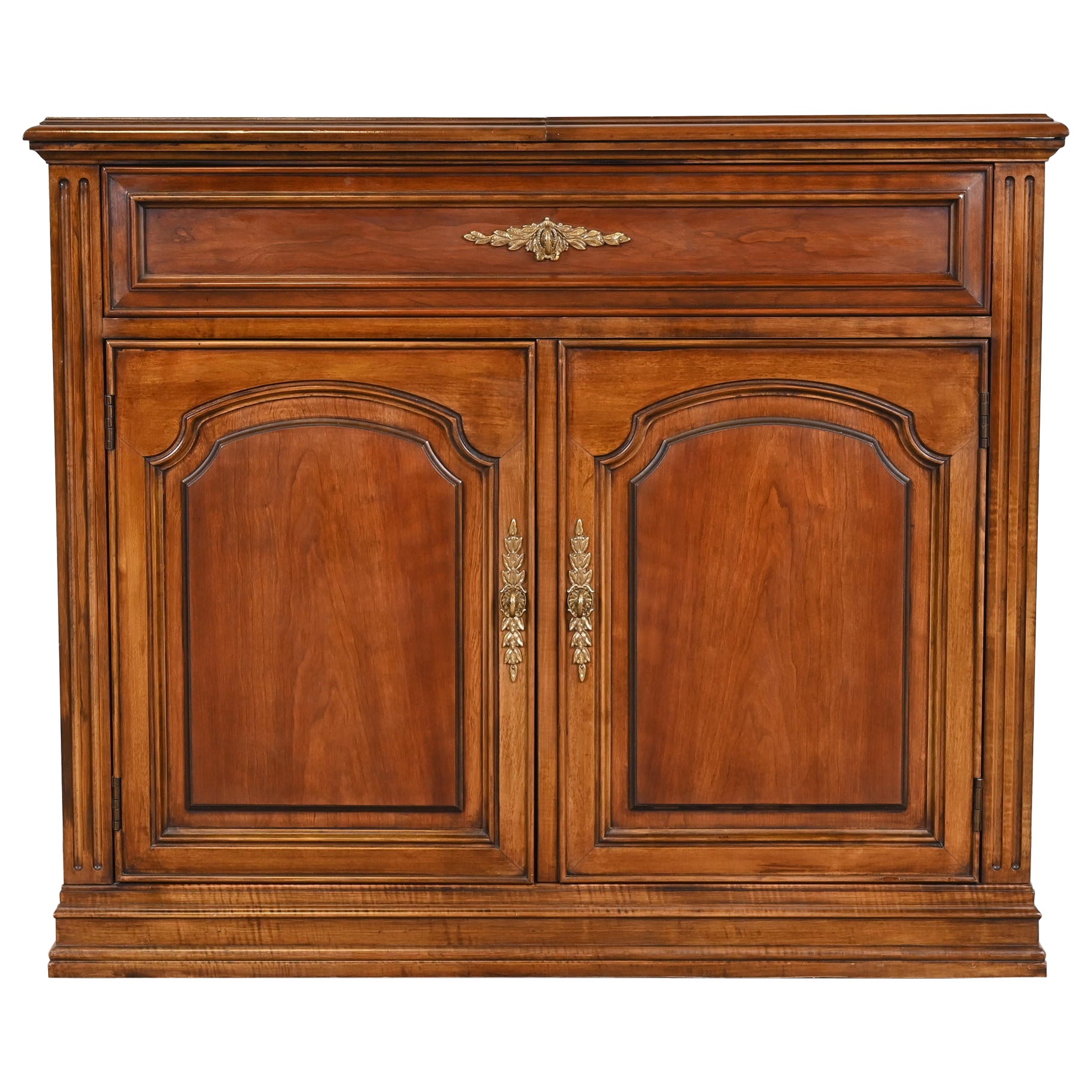 Armadietto da bar Flip Top in legno di ciliegio Luigi XVI di White Furniture in vendita