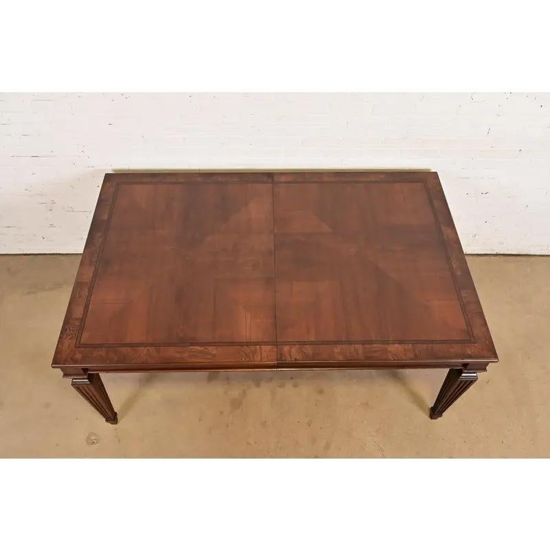 Mesa de Comedor Extensible Luis XVI de la Regencia Francesa, Recién Acabada en venta 4