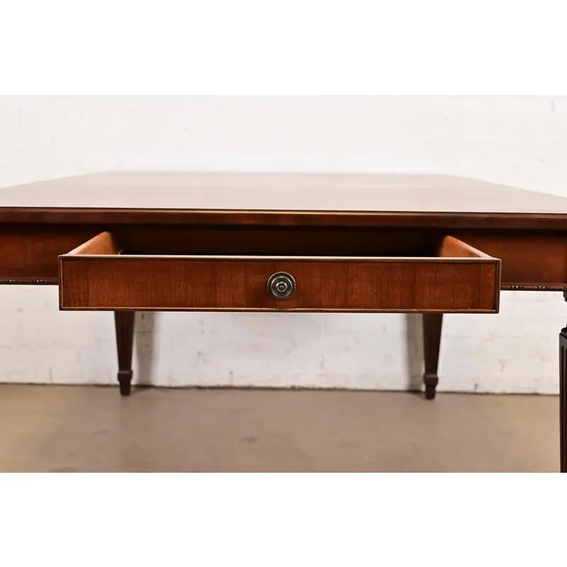 Mesa de Comedor Extensible Luis XVI de la Regencia Francesa, Recién Acabada en venta 5