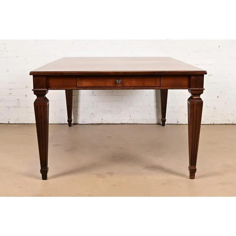 Mesa de Comedor Extensible Luis XVI de la Regencia Francesa, Recién Acabada en venta 7