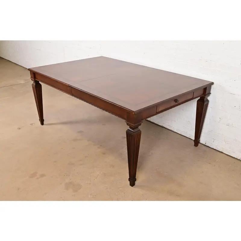 Mesa de Comedor Extensible Luis XVI de la Regencia Francesa, Recién Acabada en venta 3