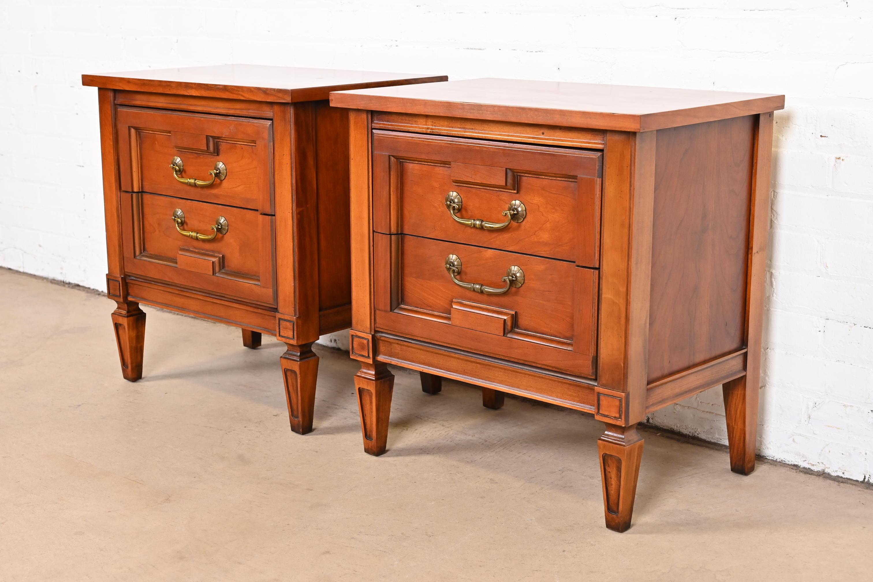 Mid-20th Century French Regency Louis XVI Fruitwood Nightstands in the Manner of Henredon, Pair For Sale