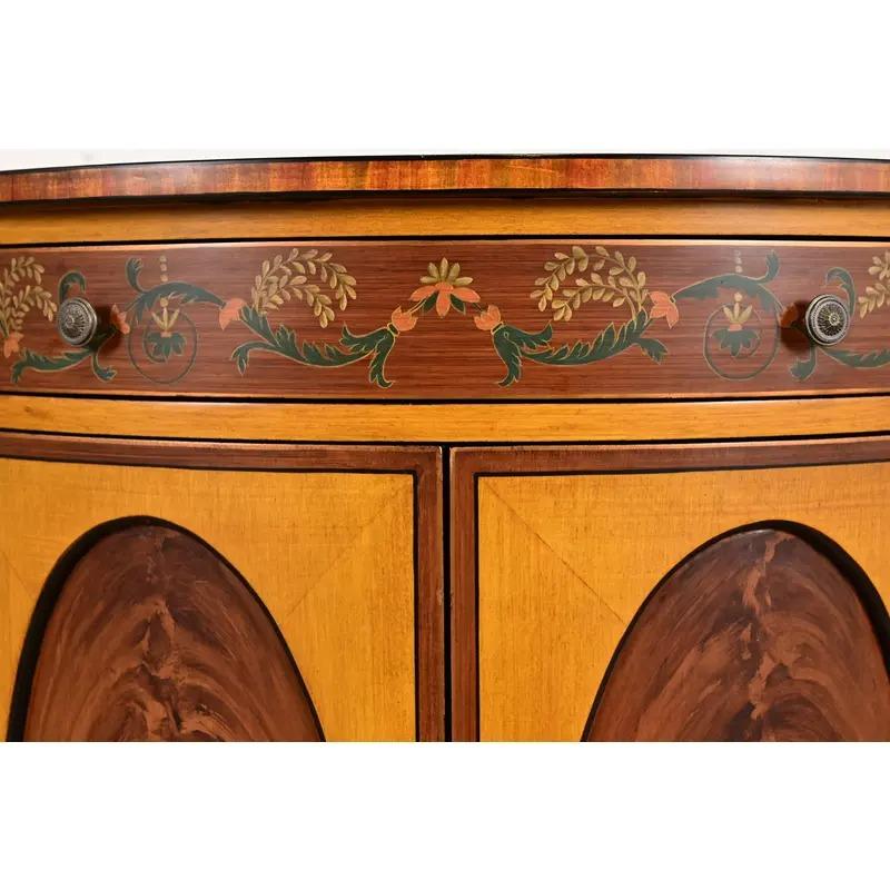 Credenza o mobile bar francese Regency Luigi XVI in mogano intarsiato a fuoco in vendita 1