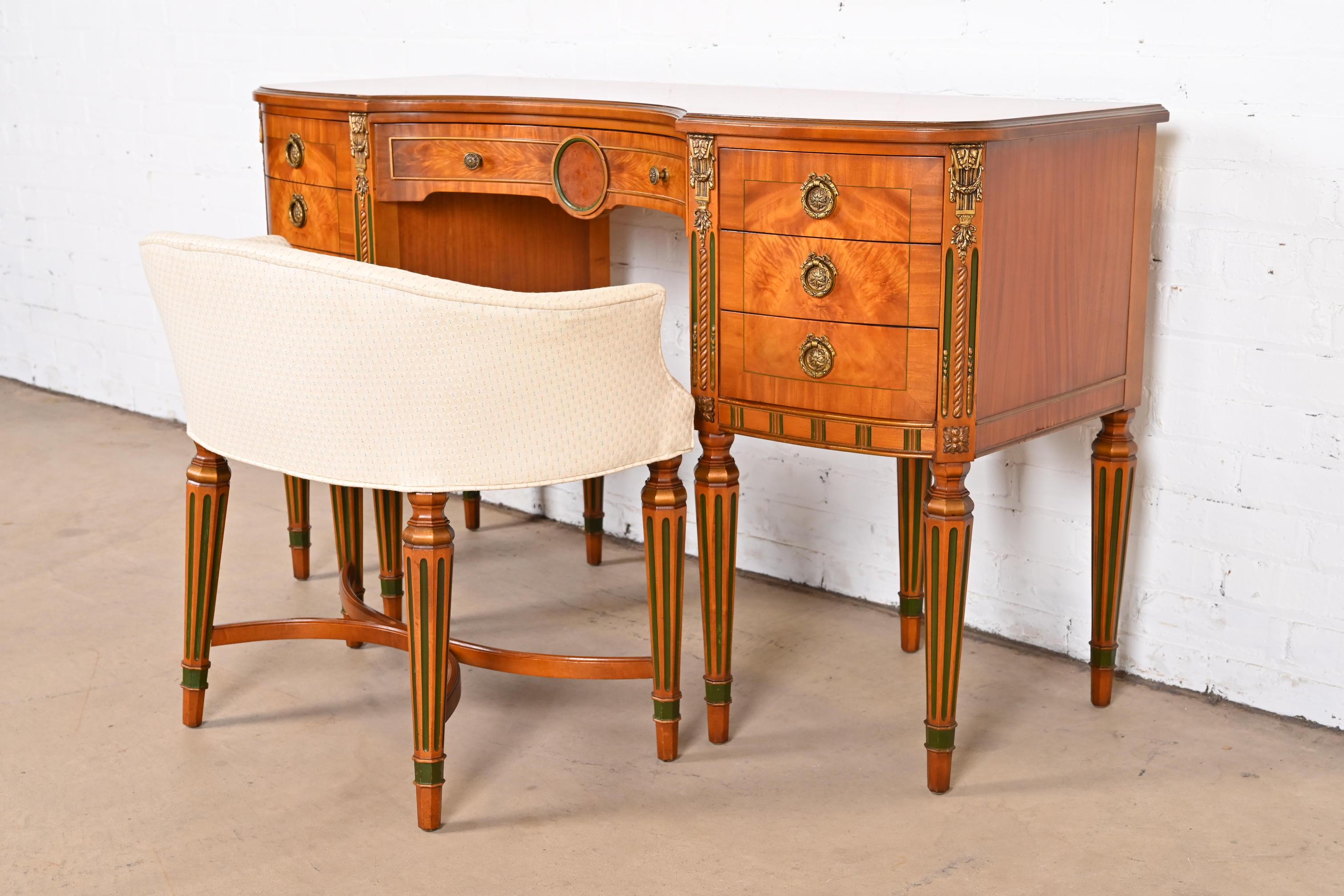 French Regency Louis XVI Satinwood Vanity With Bench Attributed to Romweber In Good Condition In South Bend, IN