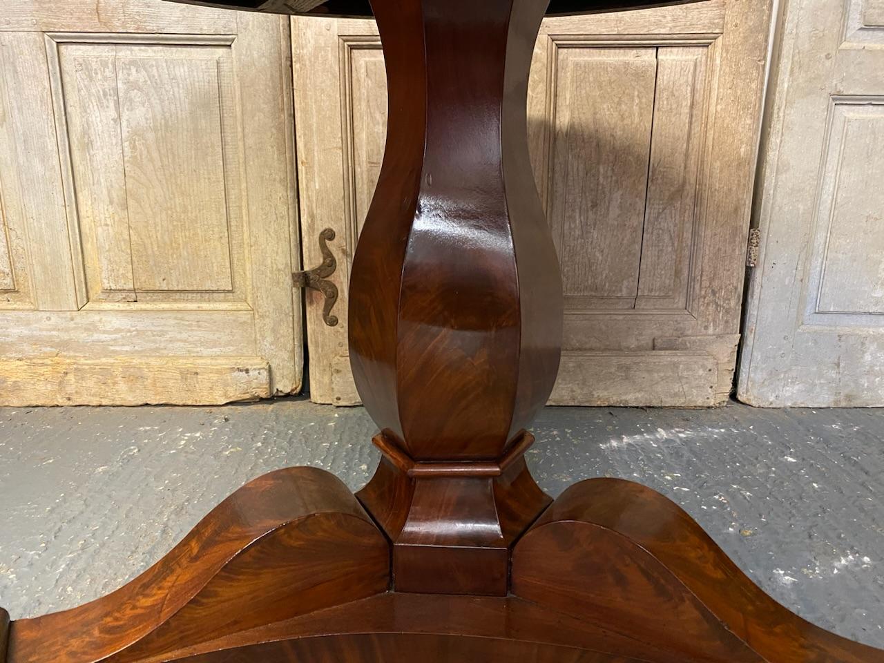 French Regency Period Gueridon Centre Table For Sale 1
