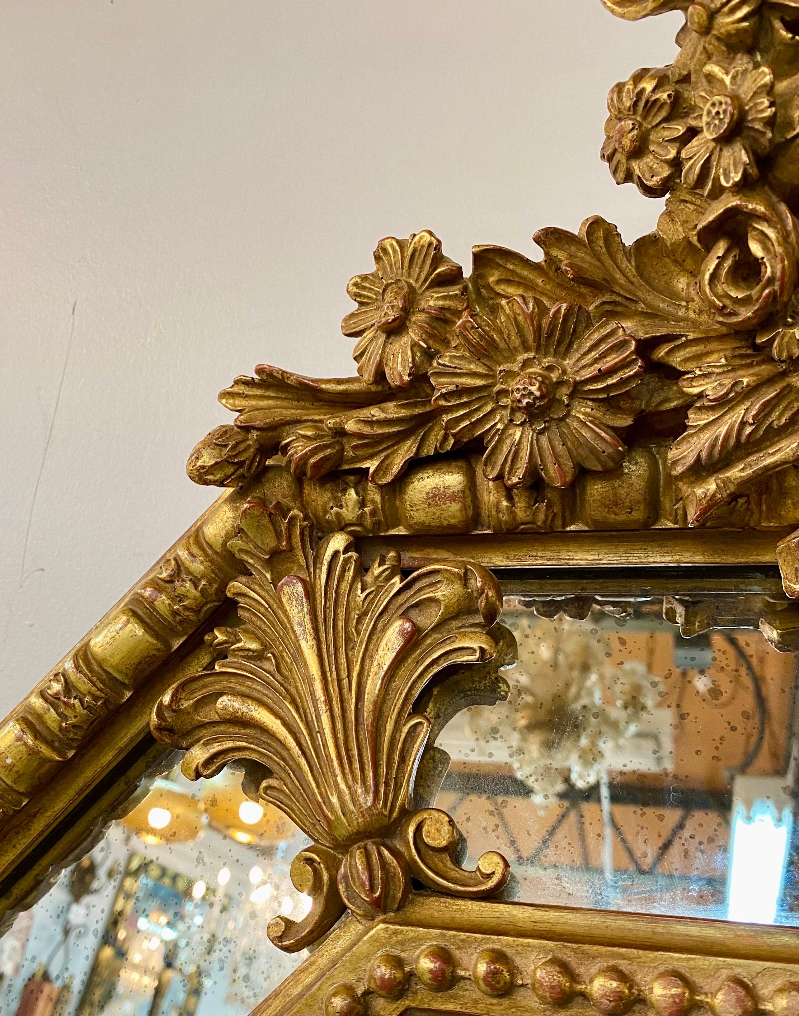 Achteckiger Wand-, Konsolen- oder Kaminsims-Spiegel im französischen Regency-Stil aus Giltwood im Zustand „Gut“ im Angebot in Plainview, NY