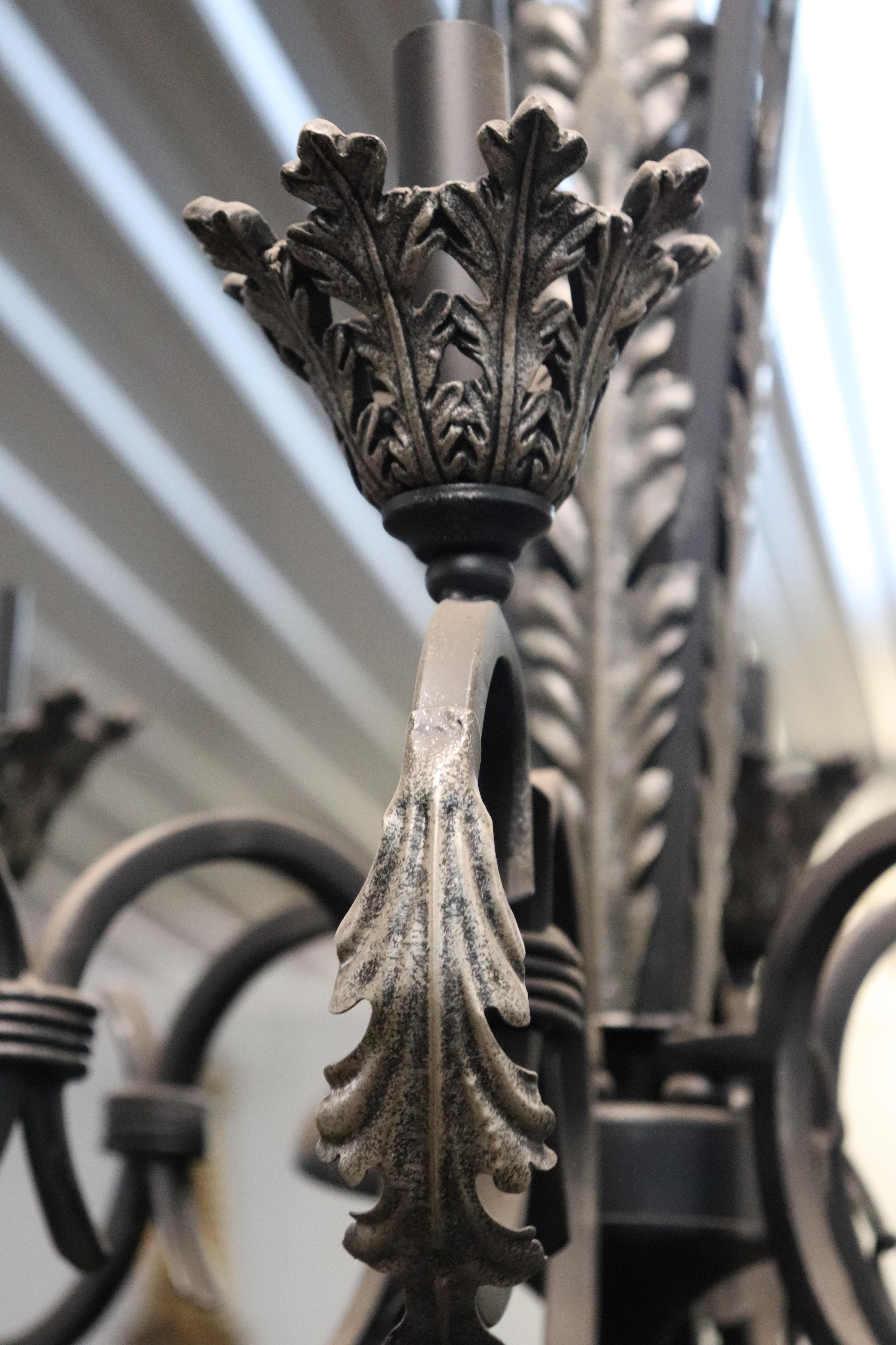 Metallo Lampadario in ferro battuto in stile Reggenza francese, circa anni '60 in vendita