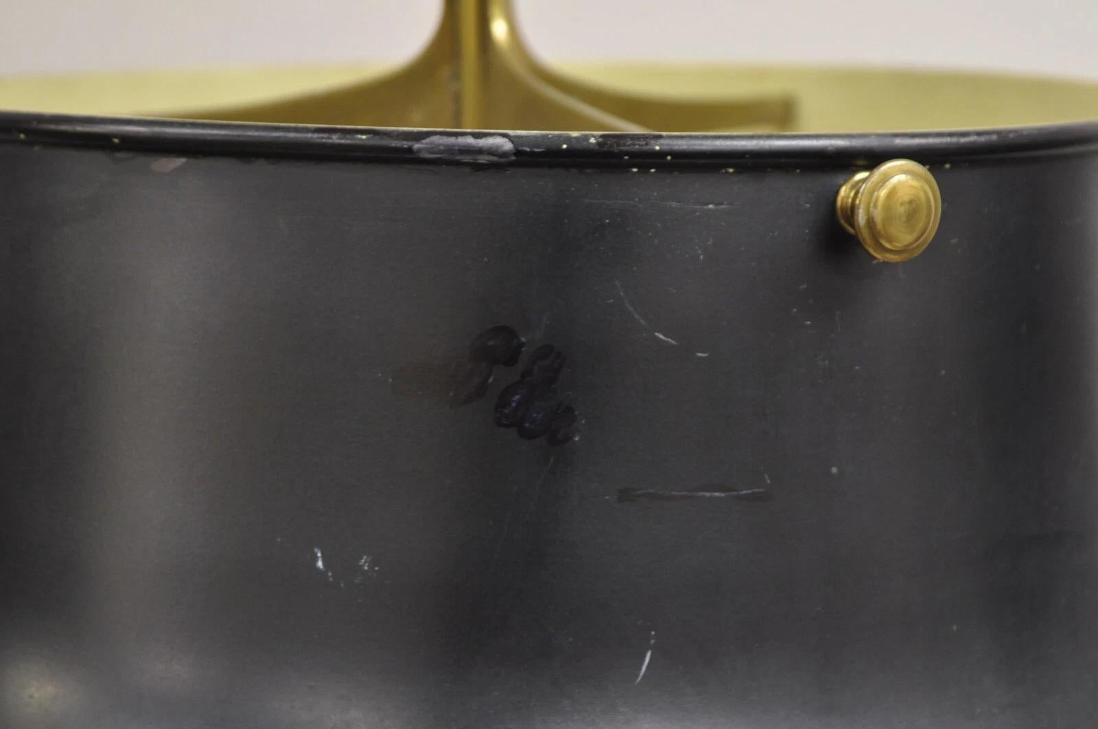 Französische Regency-Schreibtischlampe Bouillotte aus Messing mit Tole-Metallschirm und hohem Messingkandelaber im Angebot 7