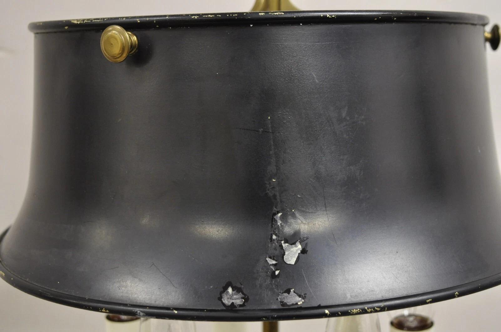 Französische Regency-Schreibtischlampe Bouillotte aus Messing mit Tole-Metallschirm und hohem Messingkandelaber im Angebot 2