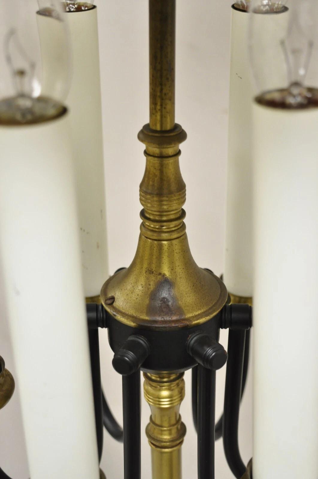 Französische Regency-Schreibtischlampe Bouillotte aus Messing mit Tole-Metallschirm und hohem Messingkandelaber im Angebot 4