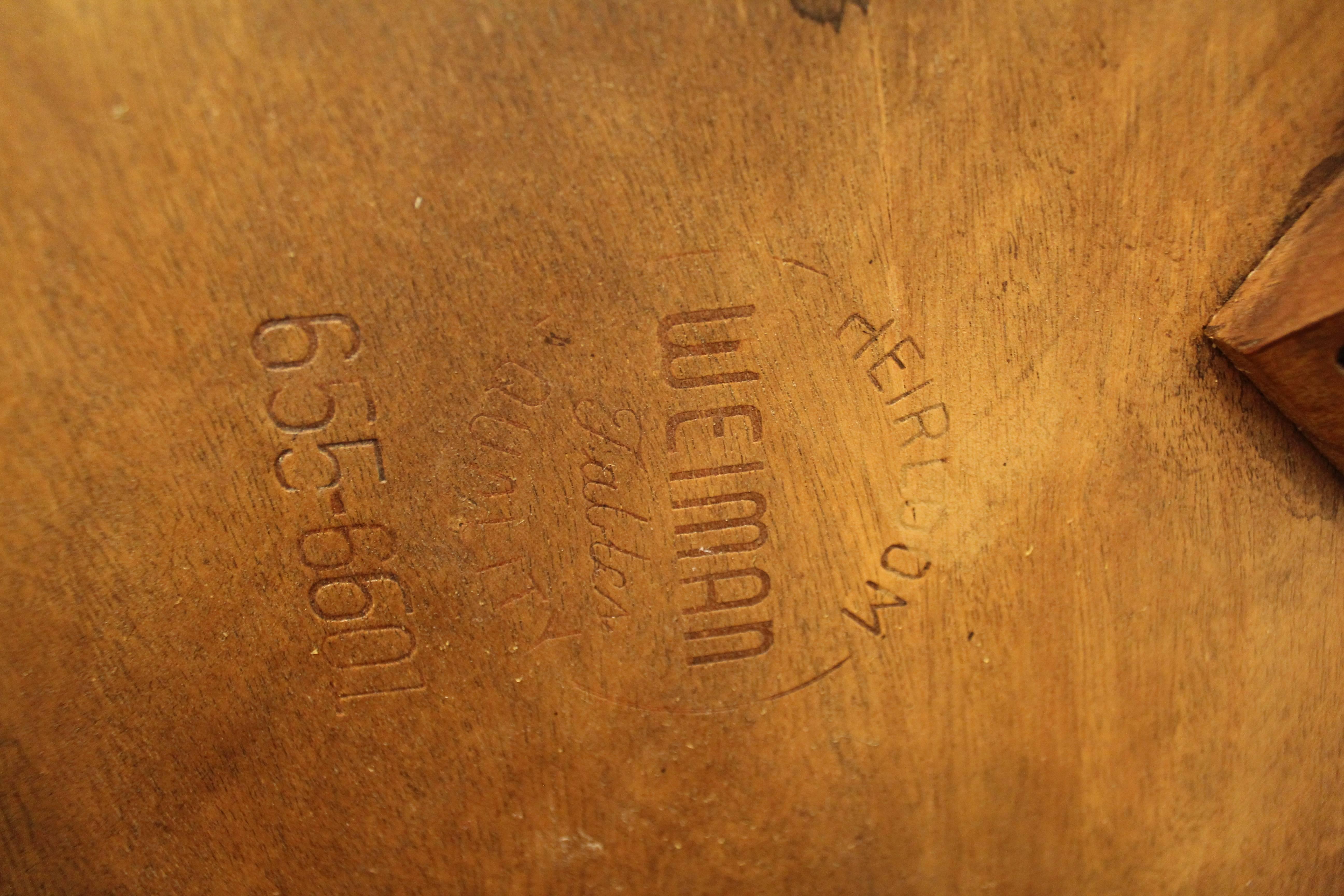 Table de cocktail Régence française Weiman Heirloom en bois flambé avec dessus en cuir 2