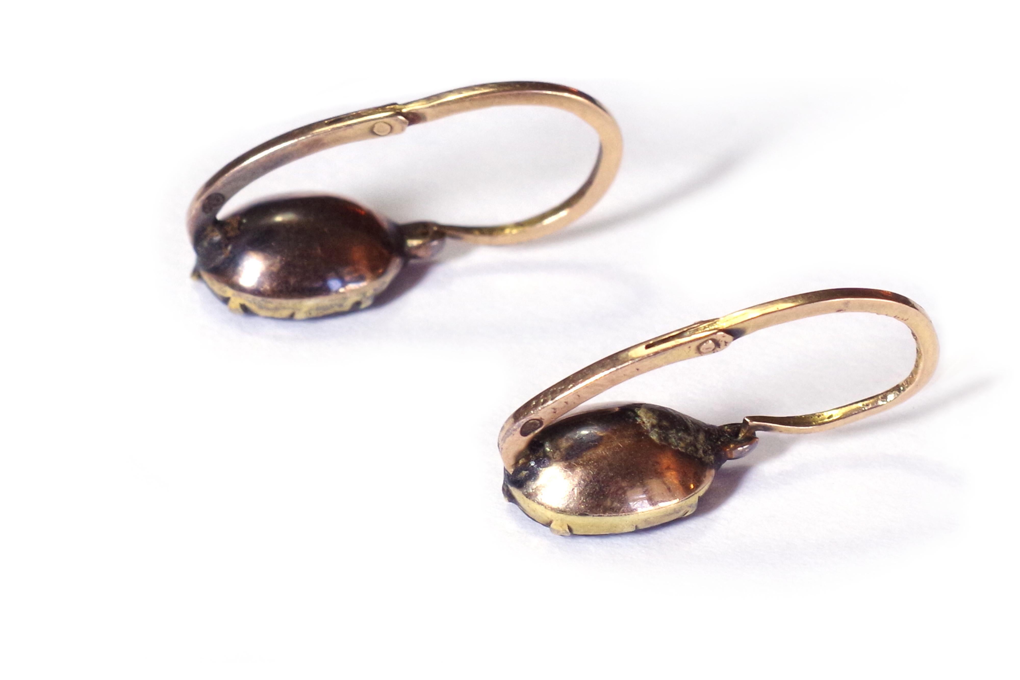 Women's or Men's French regional garnet earrings in 18k gold, catalan earrings, Perpignan, foiled