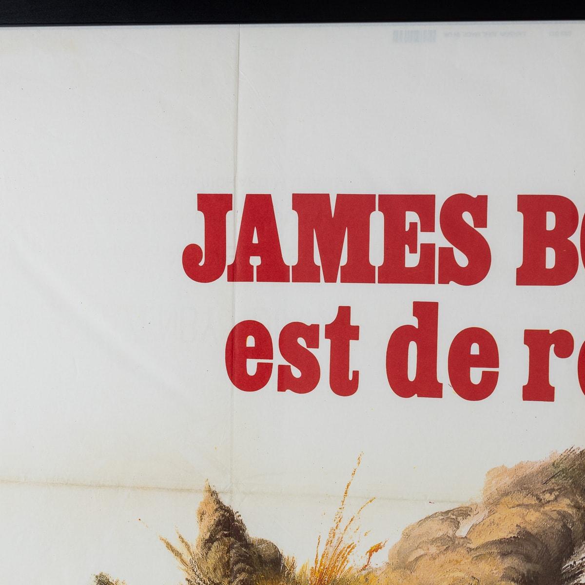 A very rare and original French grande release poster from the blockbuster On Her Majesty's Secret Service, a 1969 spy film and the sixth in the James Bond series produced by Eon Productions. It is based on the 1963 novel by Ian Fleming. Following