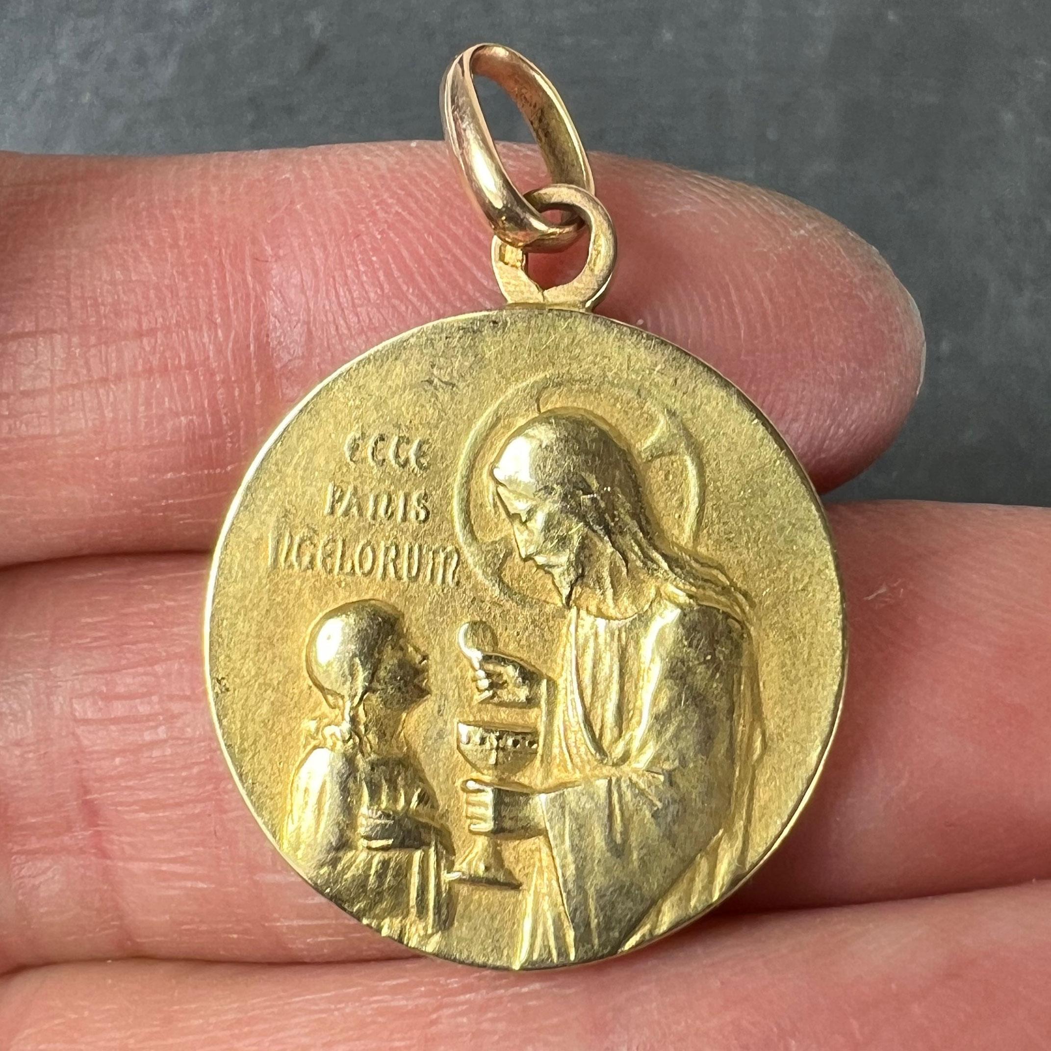 Ciondolo religioso francese con medaglia in oro giallo 18 carati raffigurante Gesù Cristo e la sua Santa Comunione in vendita 1