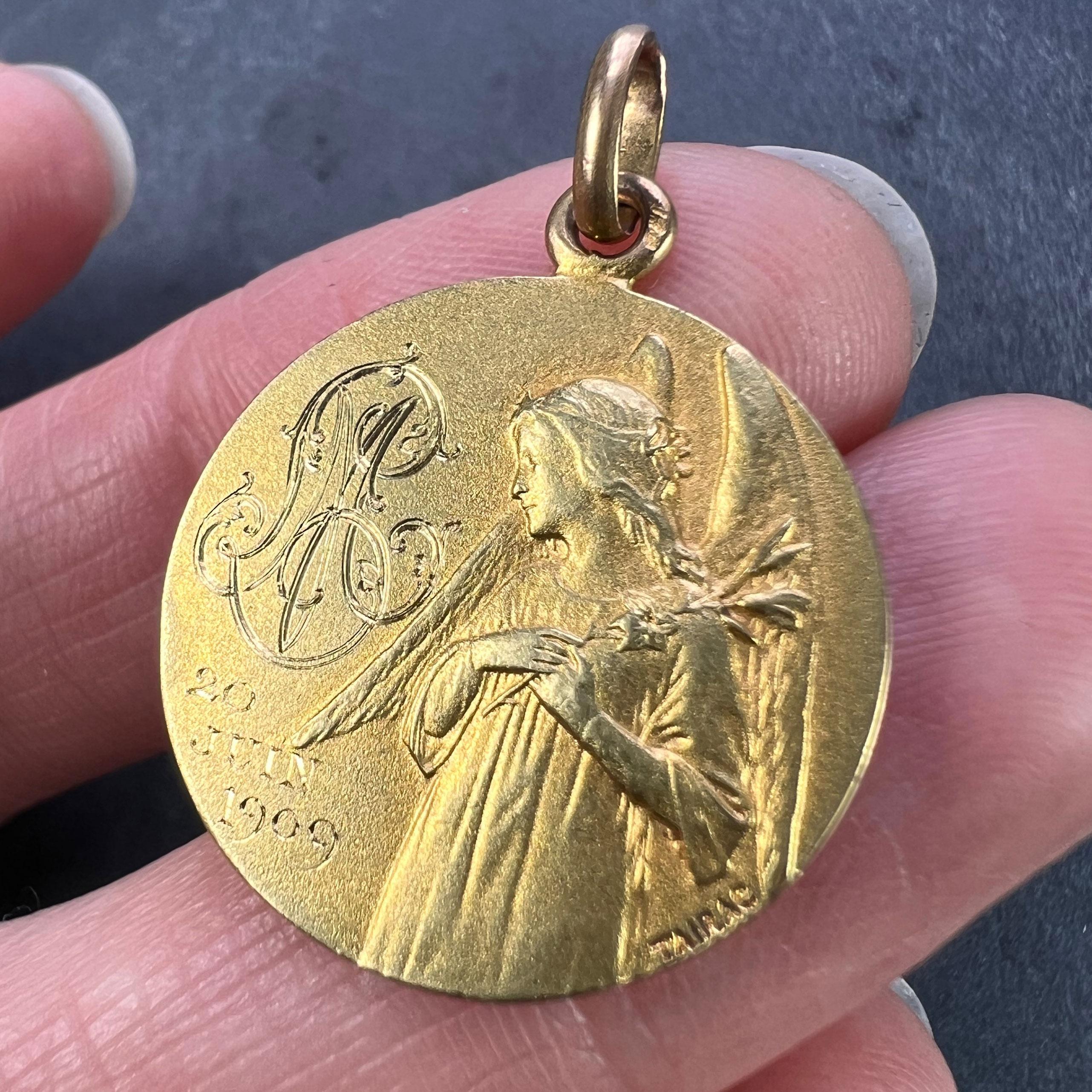 French Religious Medal Angel Jesus Communion 18K Yellow Gold Charm Pendant For Sale 6