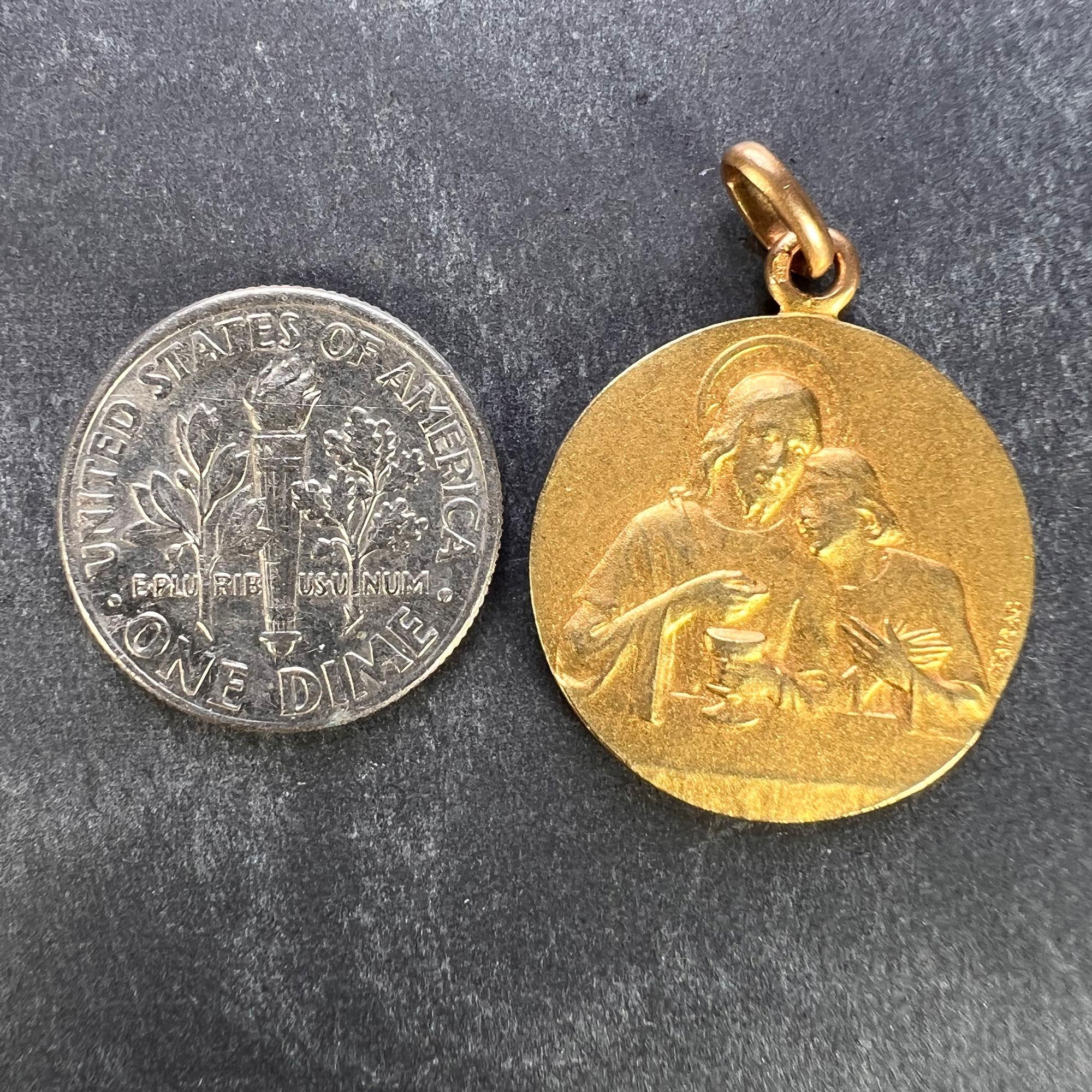 Médaille religieuse française Ange Jésus Communion Pendentif breloque en or jaune 18K en vente 8