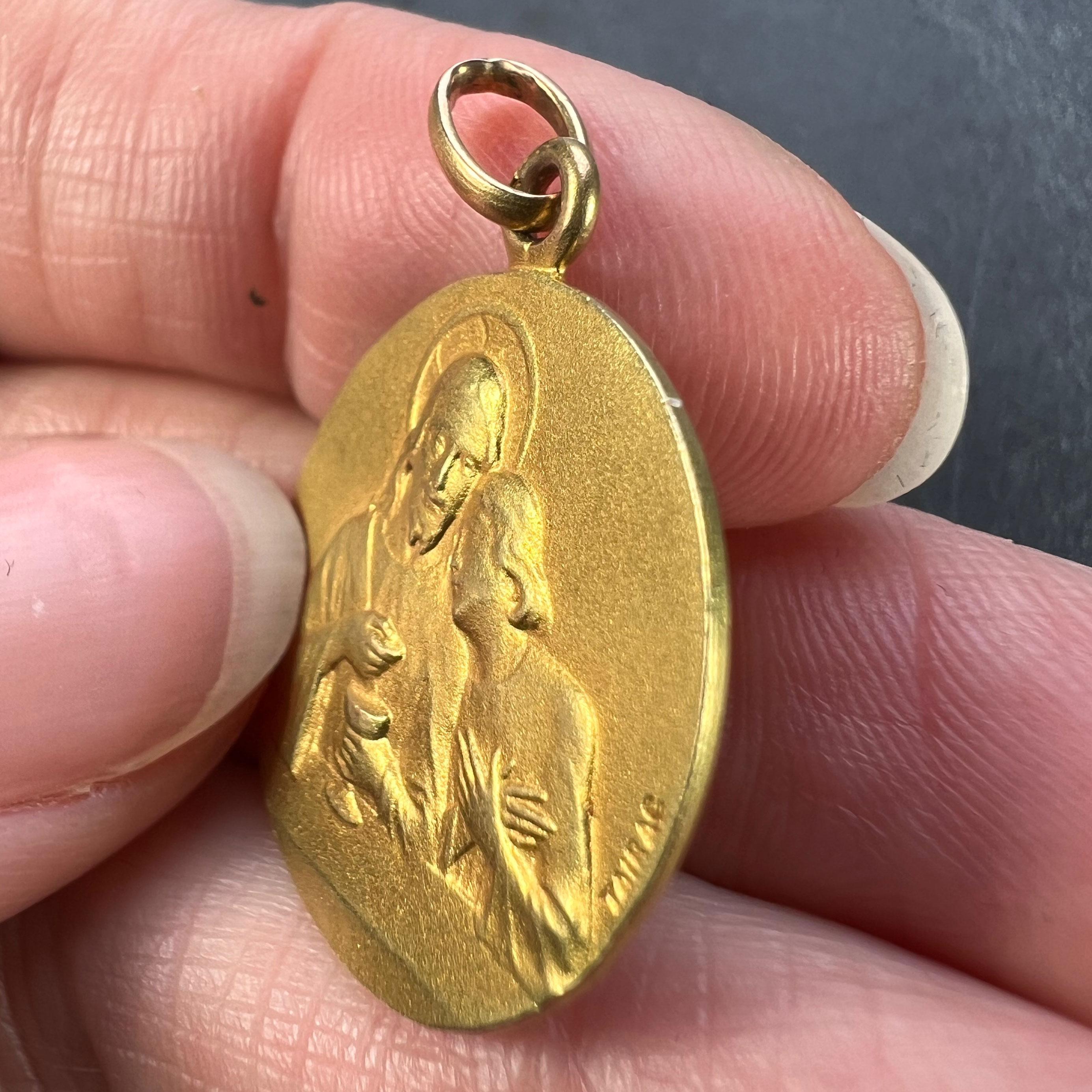 Médaille religieuse française Ange Jésus Communion Pendentif breloque en or jaune 18K en vente 3