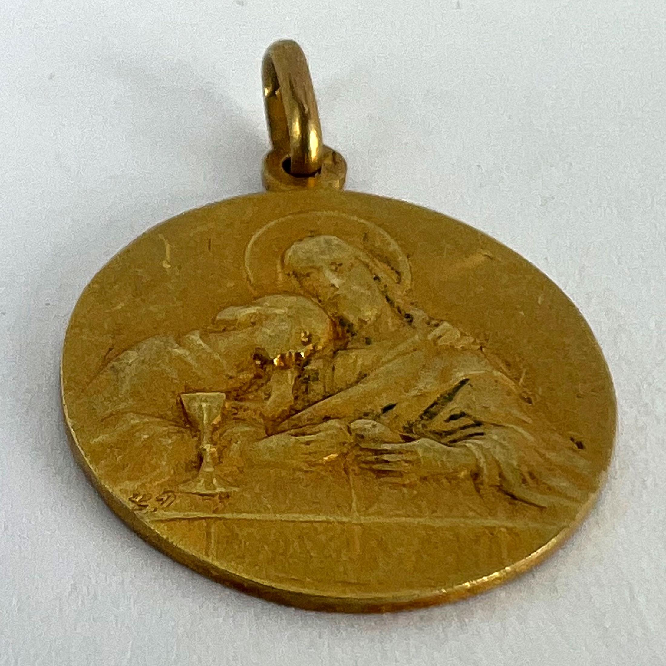 Pendentif breloque en or jaune 18 carats avec médaille religieuse française « Jésus-Christ Saint communion » en vente 10