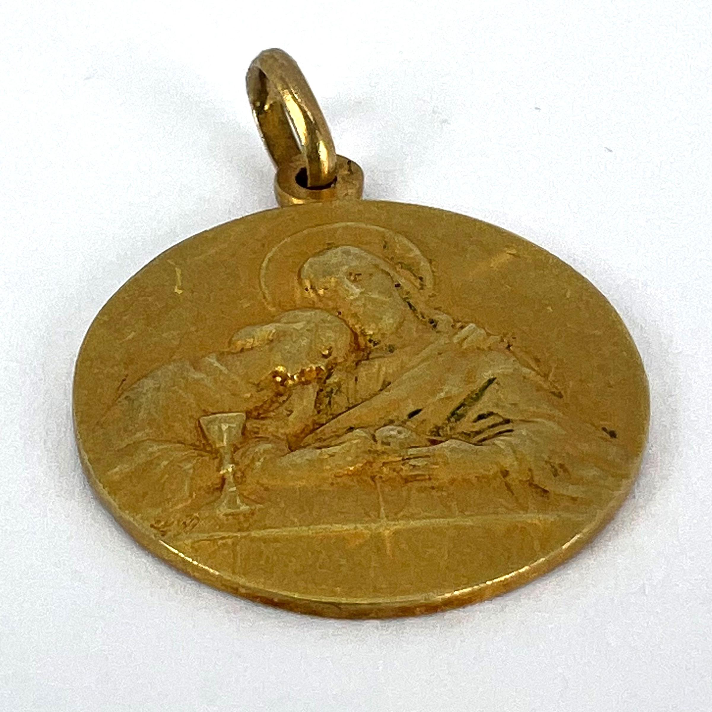 Pendentif breloque en or jaune 18 carats avec médaille religieuse française « Jésus-Christ Saint communion » en vente 11