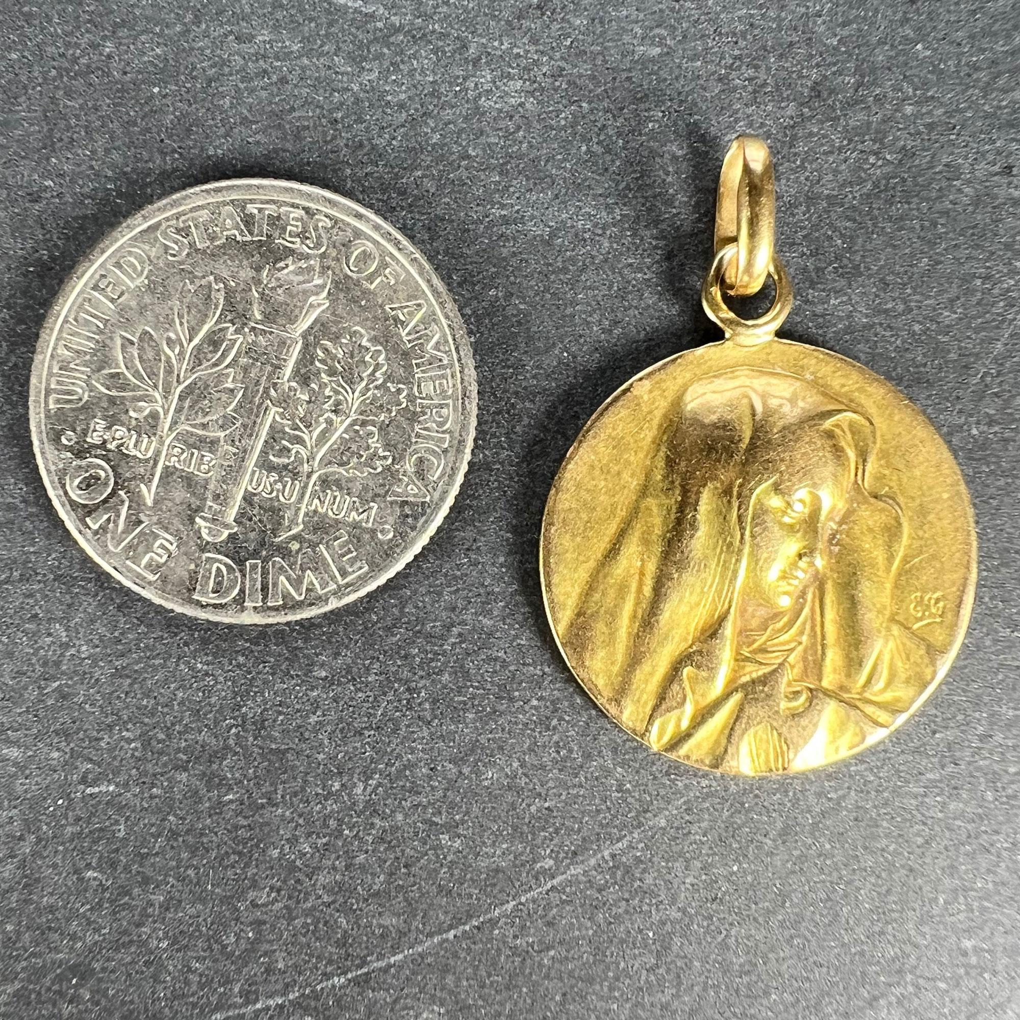 Französisch religiöse Jungfrau Maria 18K Gelb Gold Medal Anhänger im Angebot 7