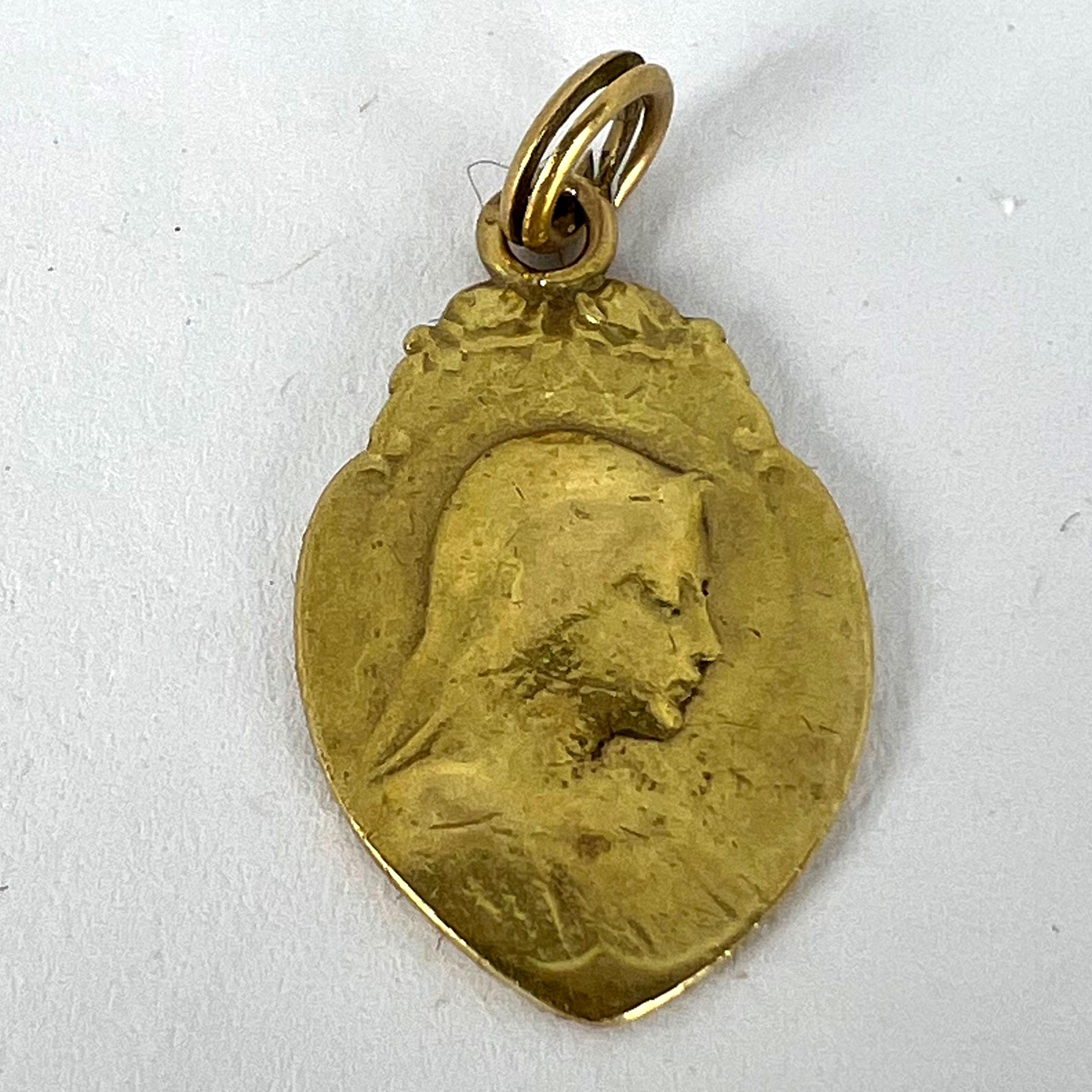 French Religious Virgin Mary 18K Yellow Gold Medal Pendant For Sale 8
