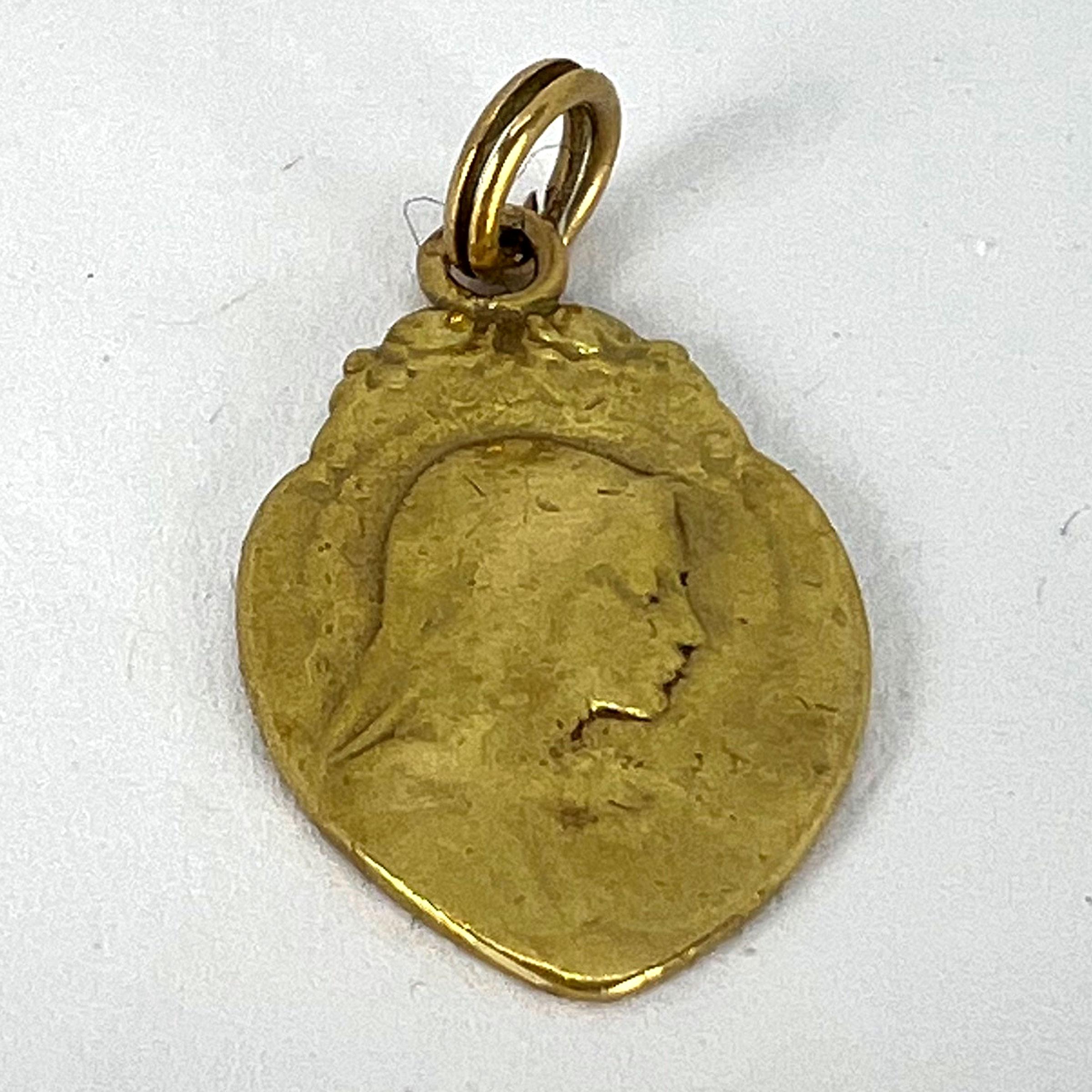 French Religious Virgin Mary 18K Yellow Gold Medal Pendant For Sale 9