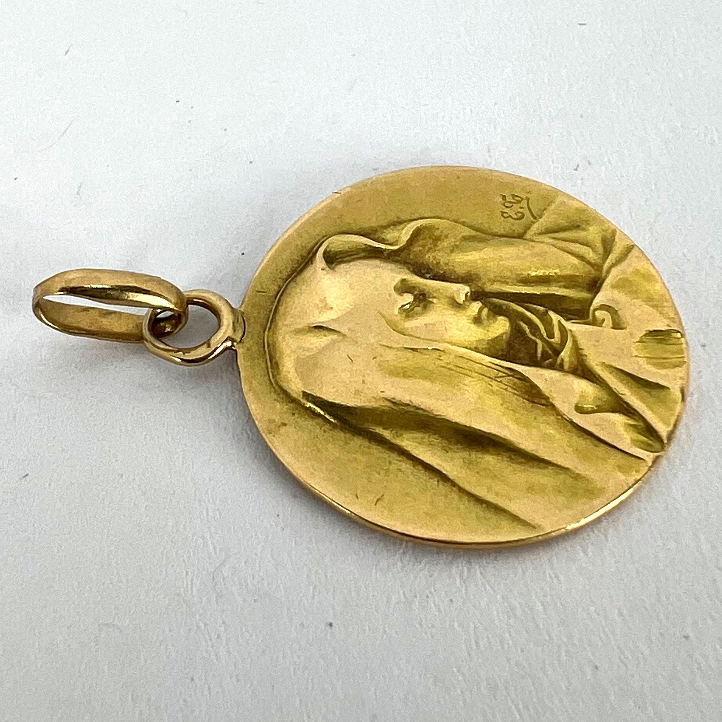 Französisch religiöse Jungfrau Maria 18K Gelb Gold Medal Anhänger im Angebot 11