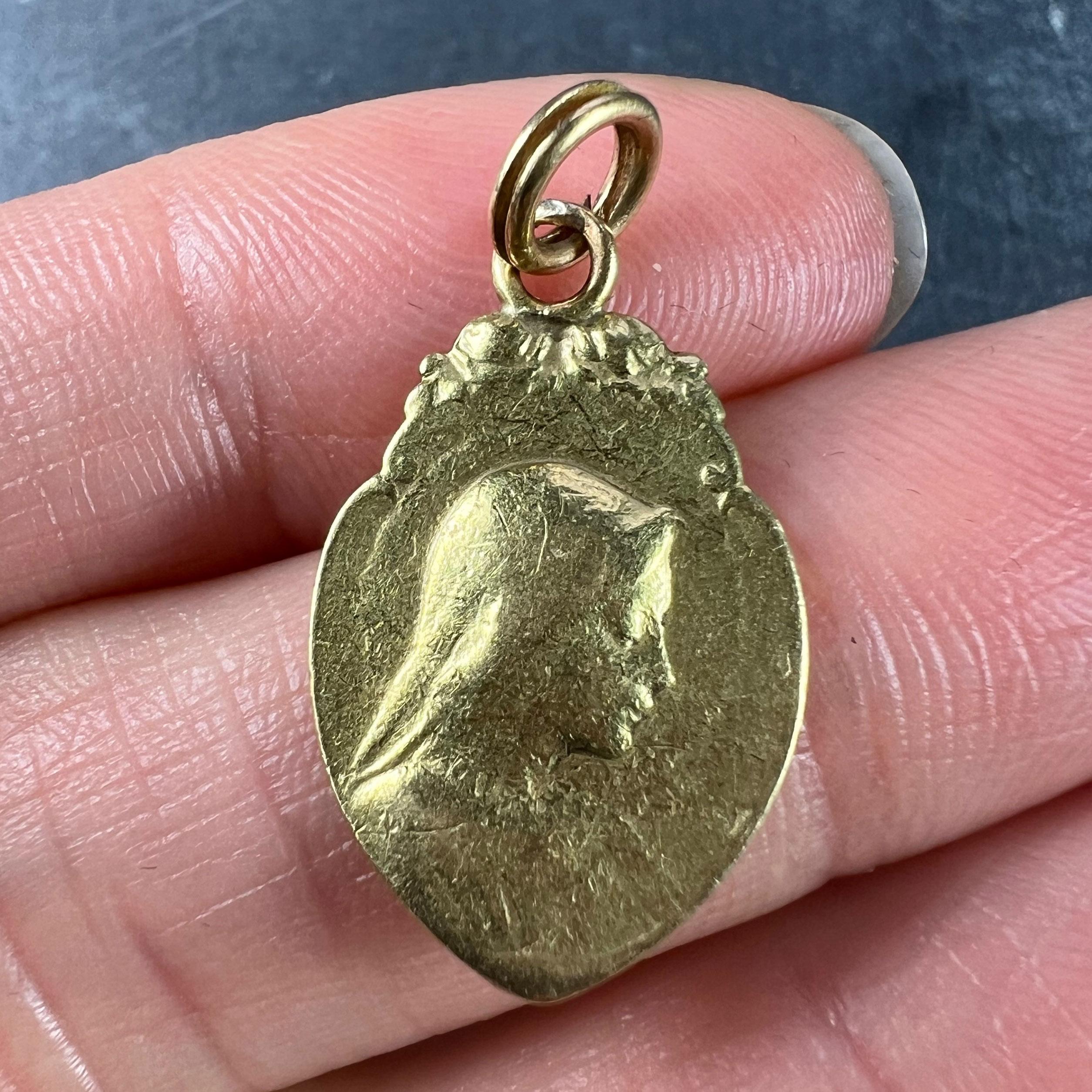 French Religious Virgin Mary 18K Yellow Gold Medal Pendant For Sale 1