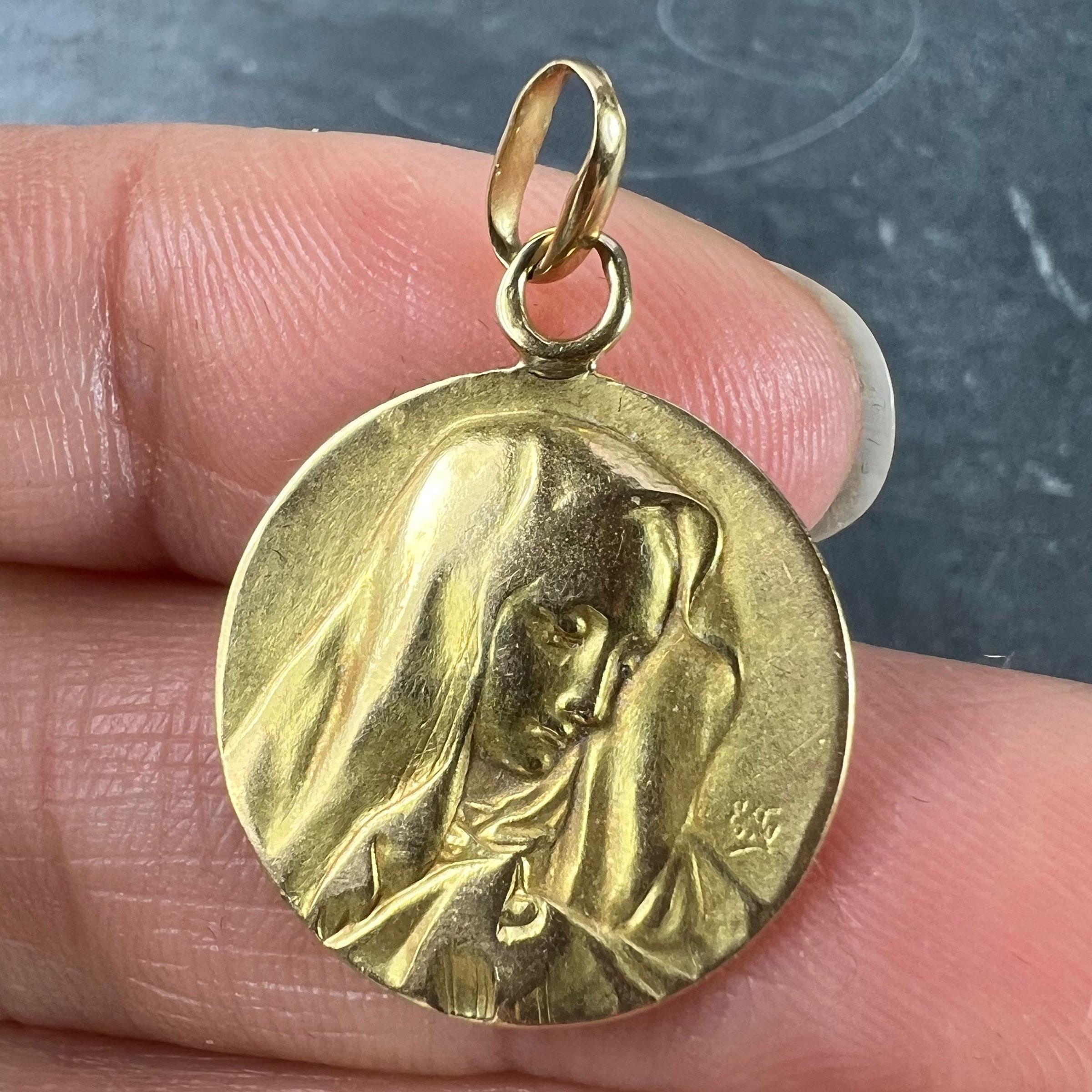Französisch religiöse Jungfrau Maria 18K Gelb Gold Medal Anhänger im Angebot 1