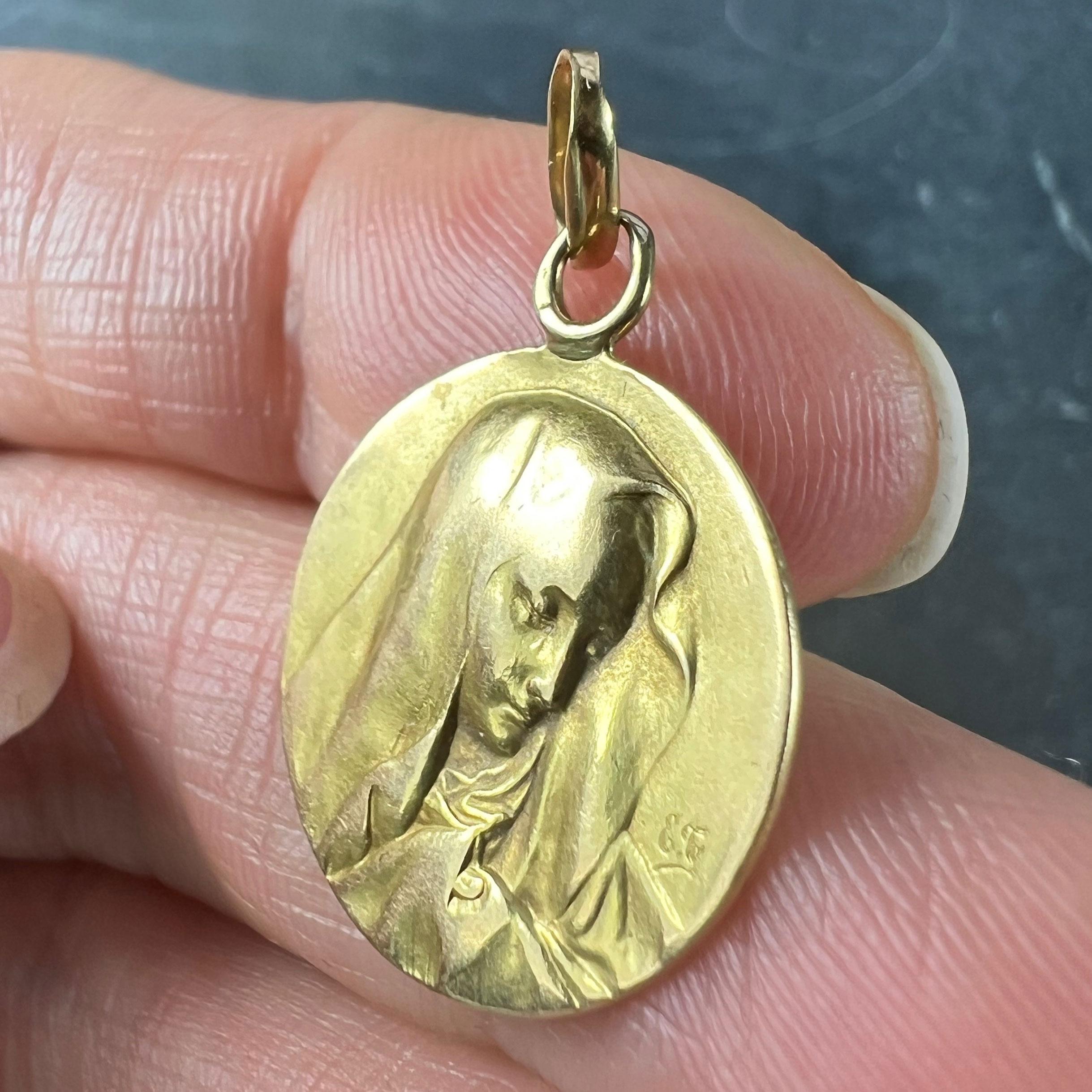 French Religious Virgin Mary 18K Yellow Gold Medal Pendant For Sale 2