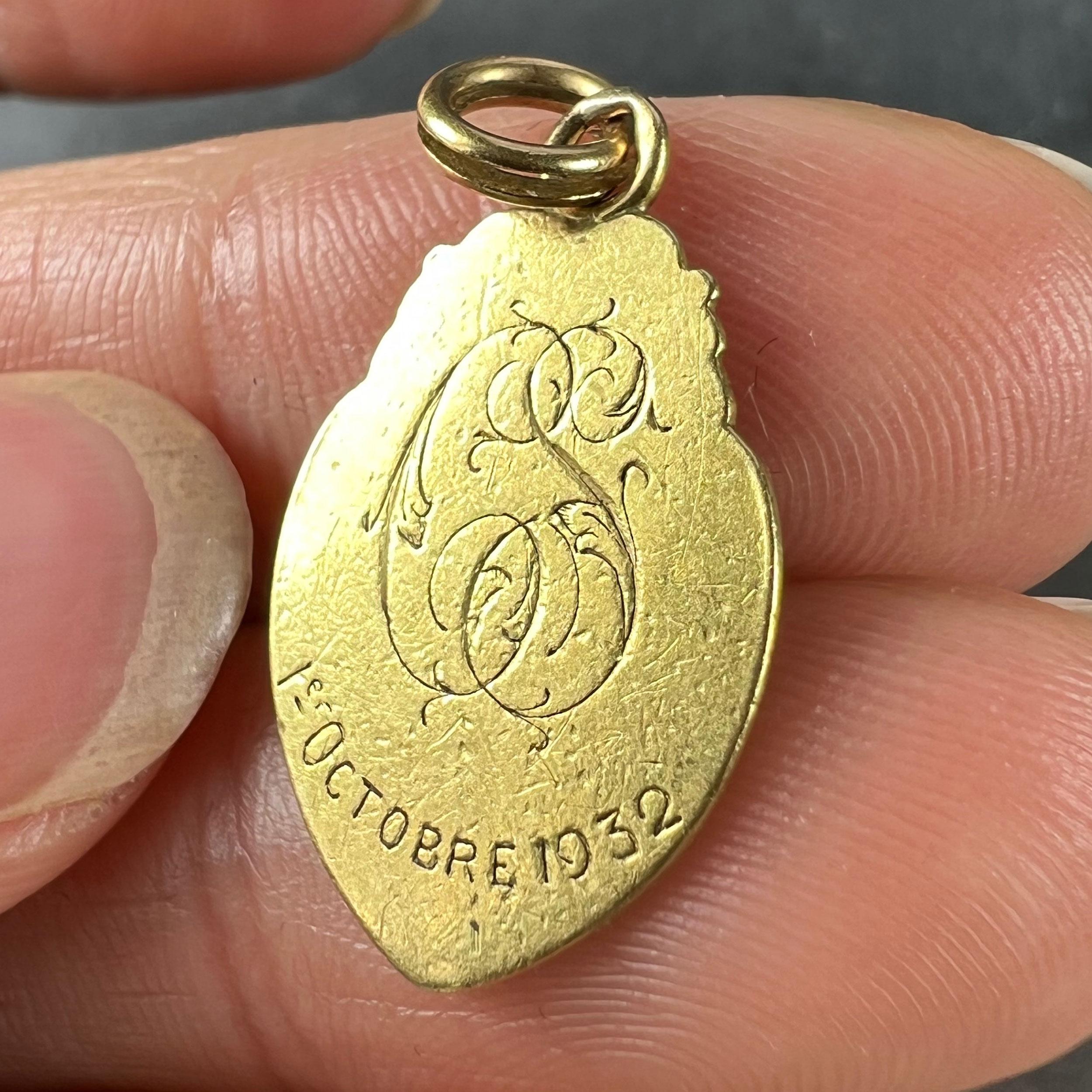 French Religious Virgin Mary 18K Yellow Gold Medal Pendant For Sale 4
