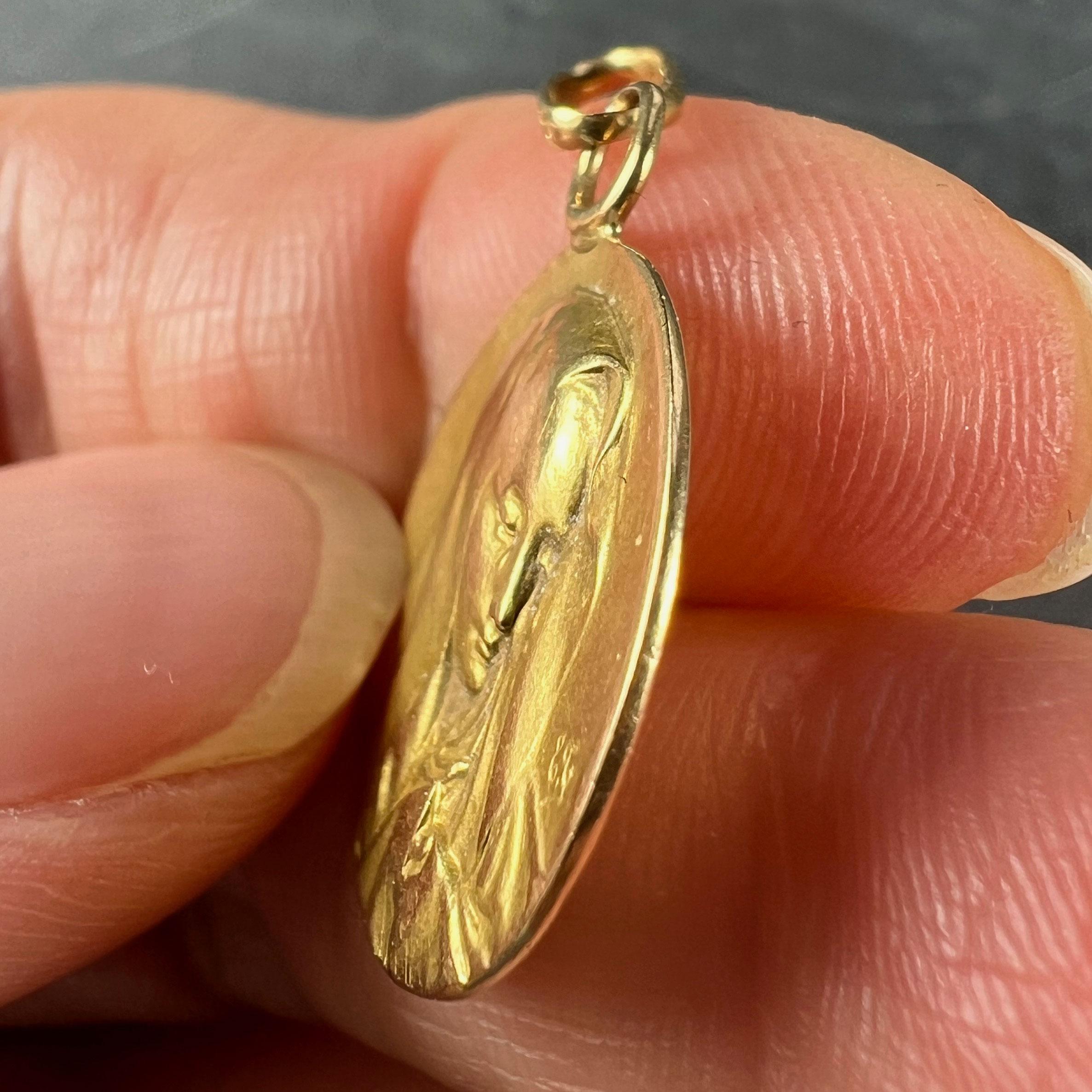 French Religious Virgin Mary 18K Yellow Gold Medal Pendant For Sale 4