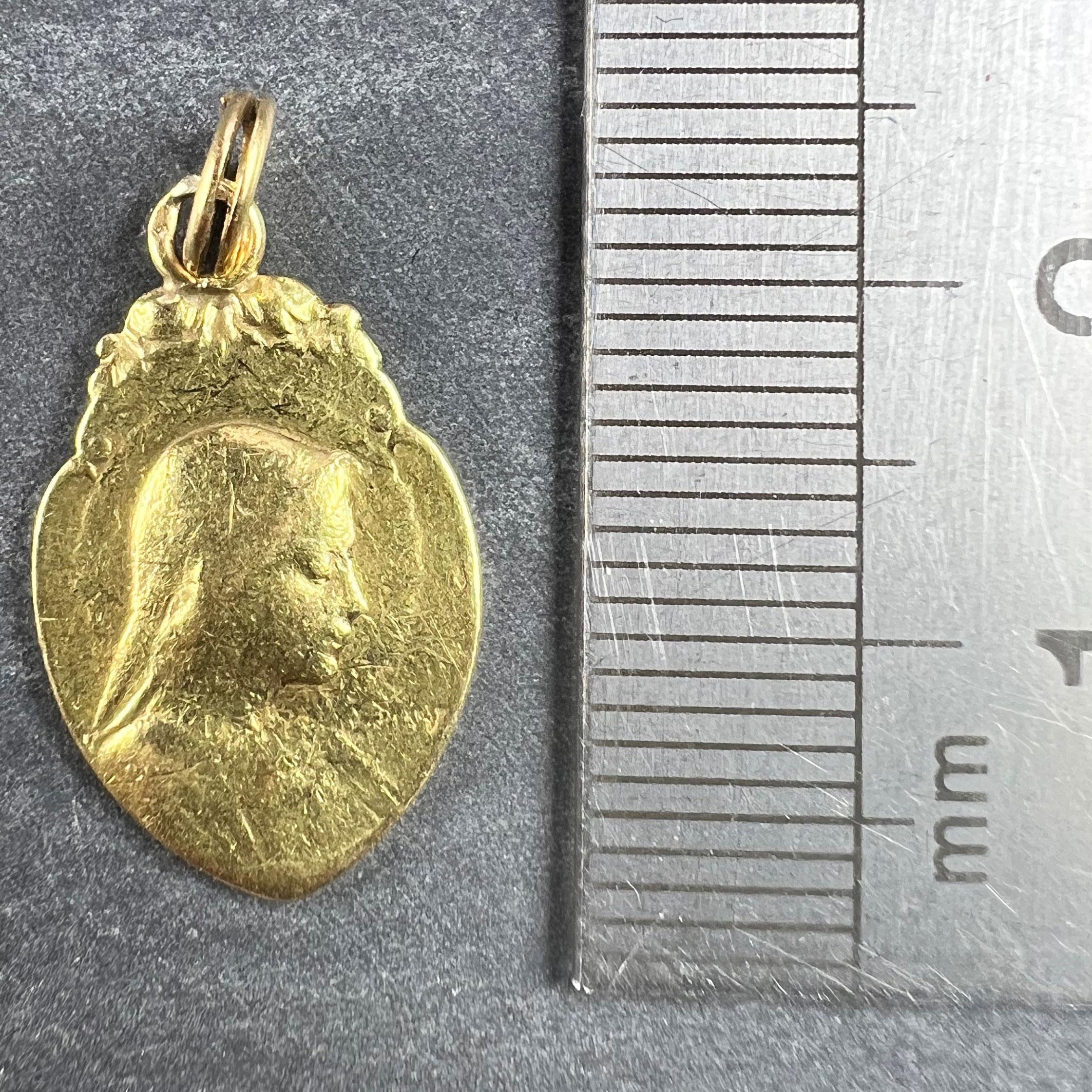 French Religious Virgin Mary 18K Yellow Gold Medal Pendant For Sale 5