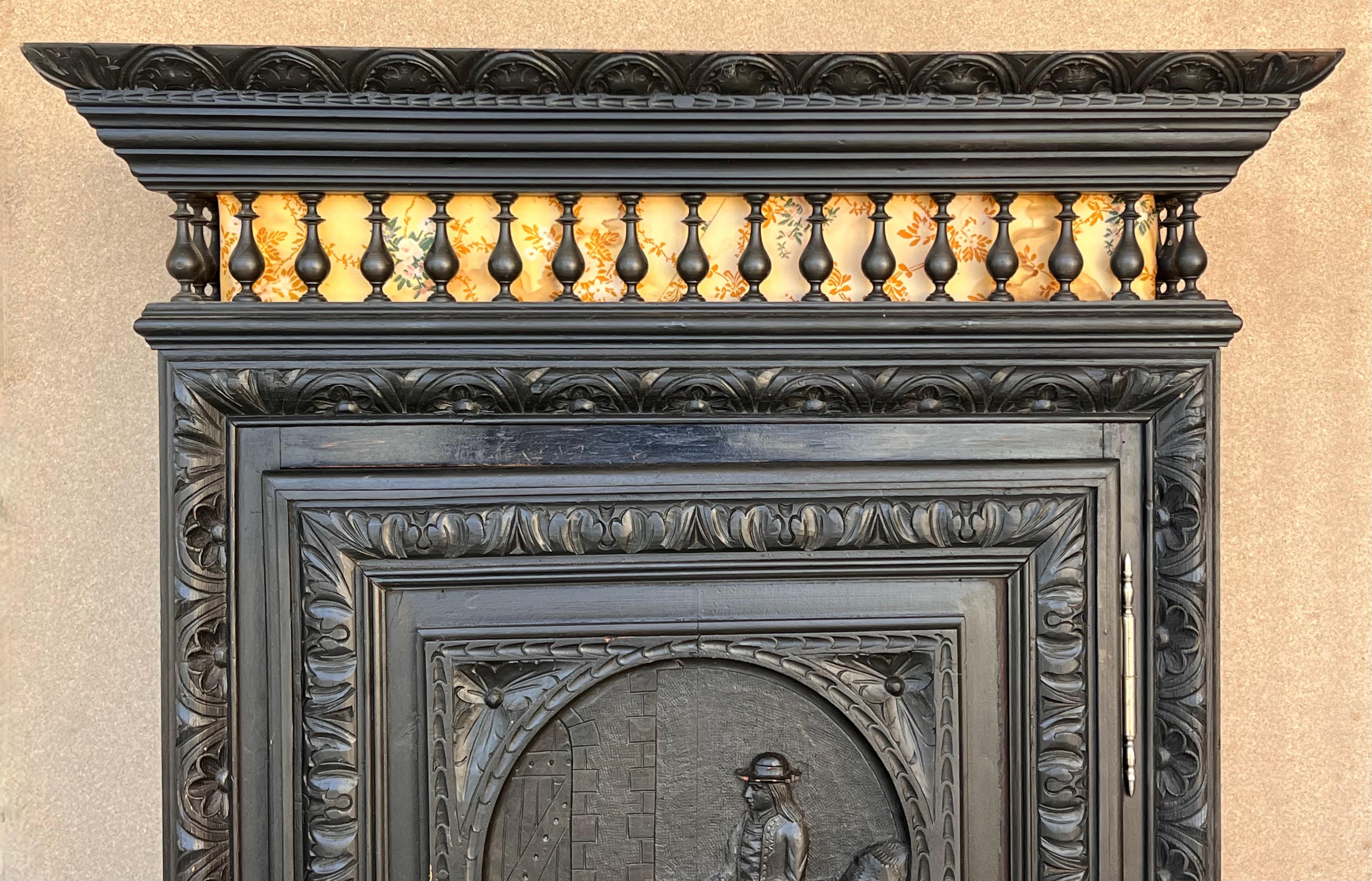 Armoire French Renaissance à décor sculpté  Une porte et un tiroir en vente 1
