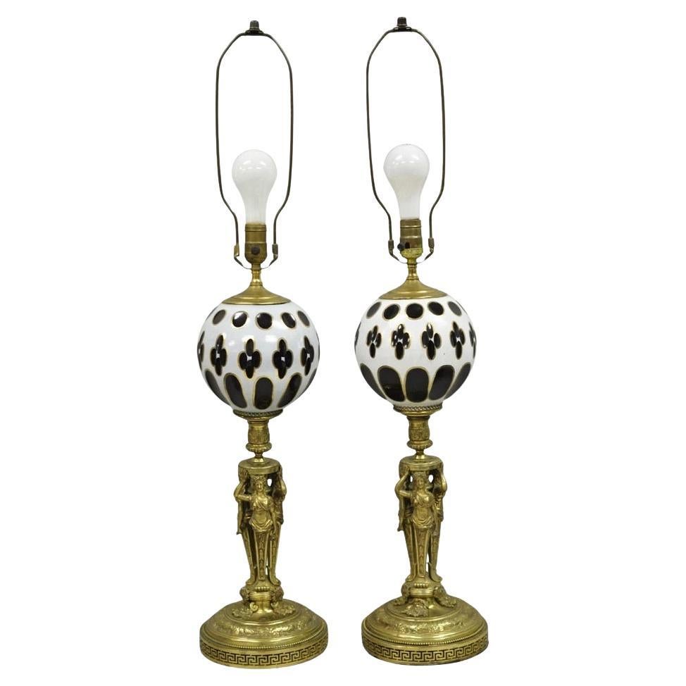 Paire de lampes de table en laiton Figural Maiden Base Red Bohemian Glass de la Renaissance française en vente