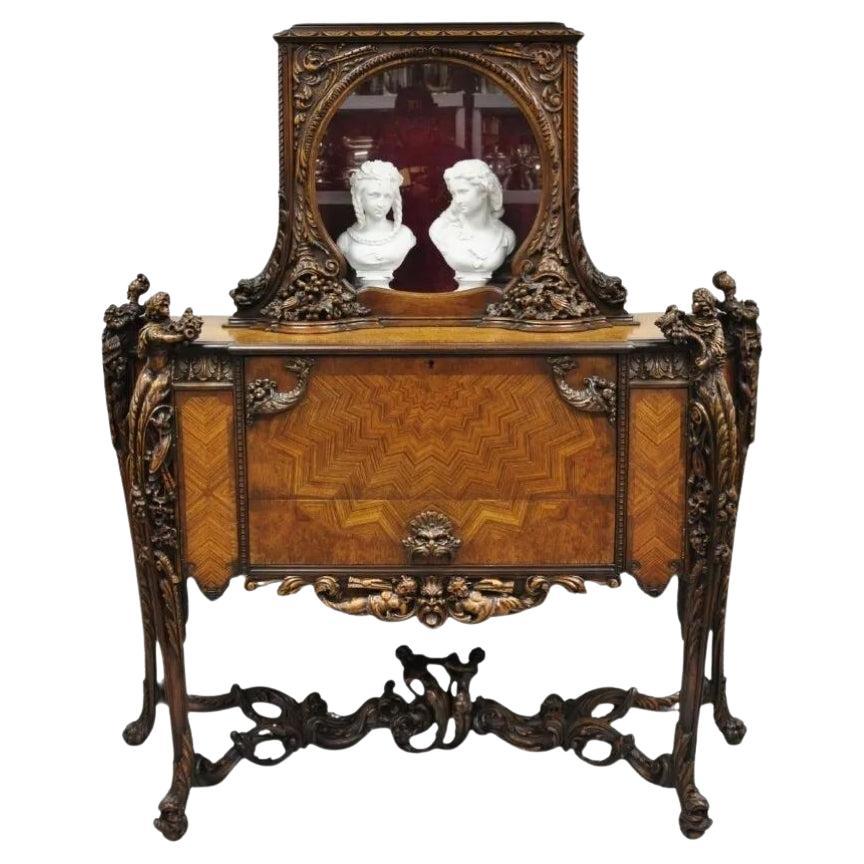 French Renaissance Style Louis XV Figural Curio Display Buffet en noyer sculpté