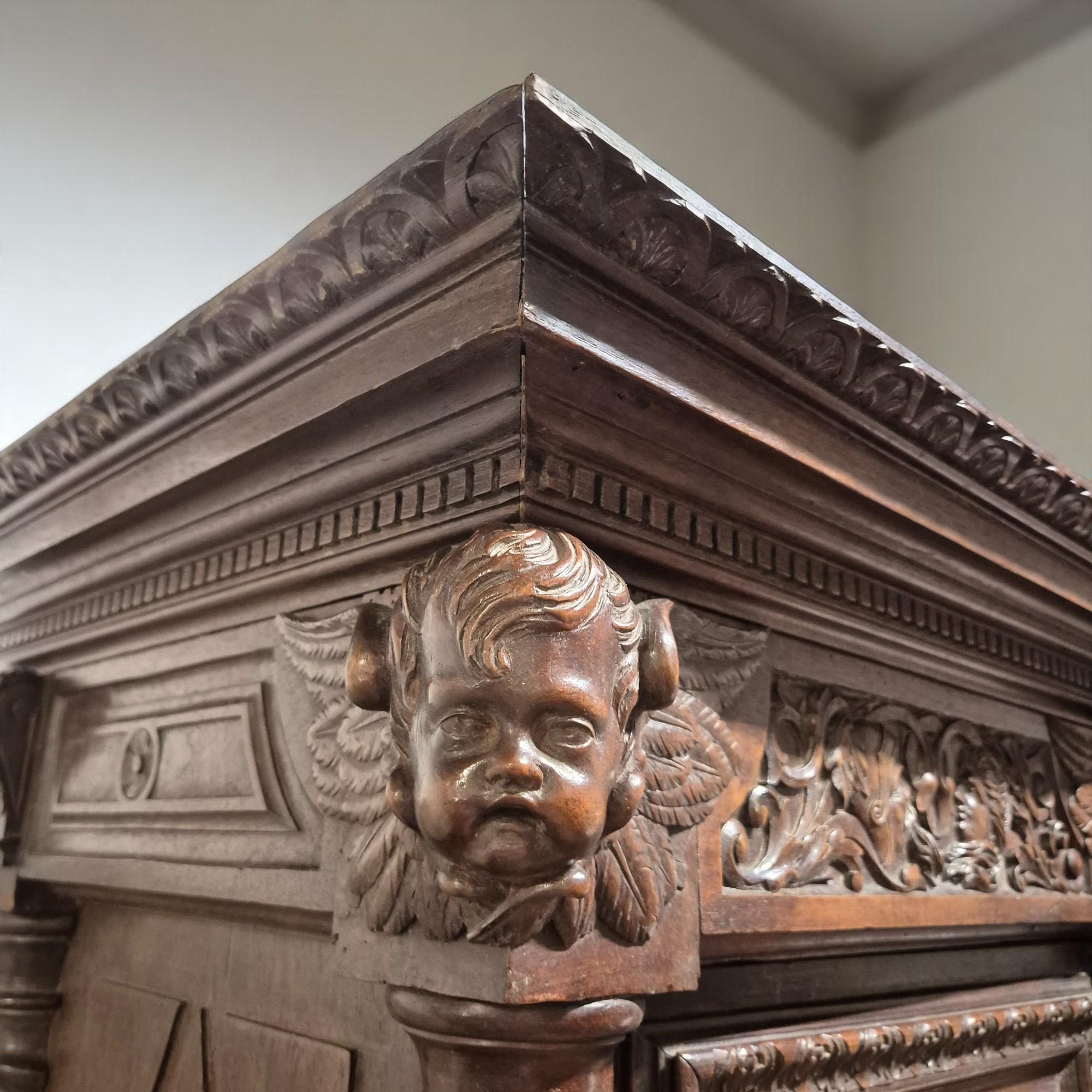 French Renaissance Revival Carved Oak Buffet à Deux Corps, 19 Century For Sale 9