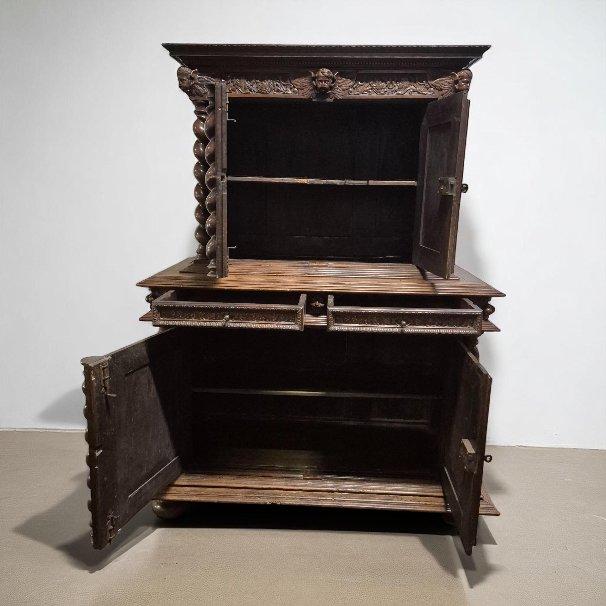 French Renaissance Revival Carved Oak Buffet à Deux Corps, 19 Century For Sale 12