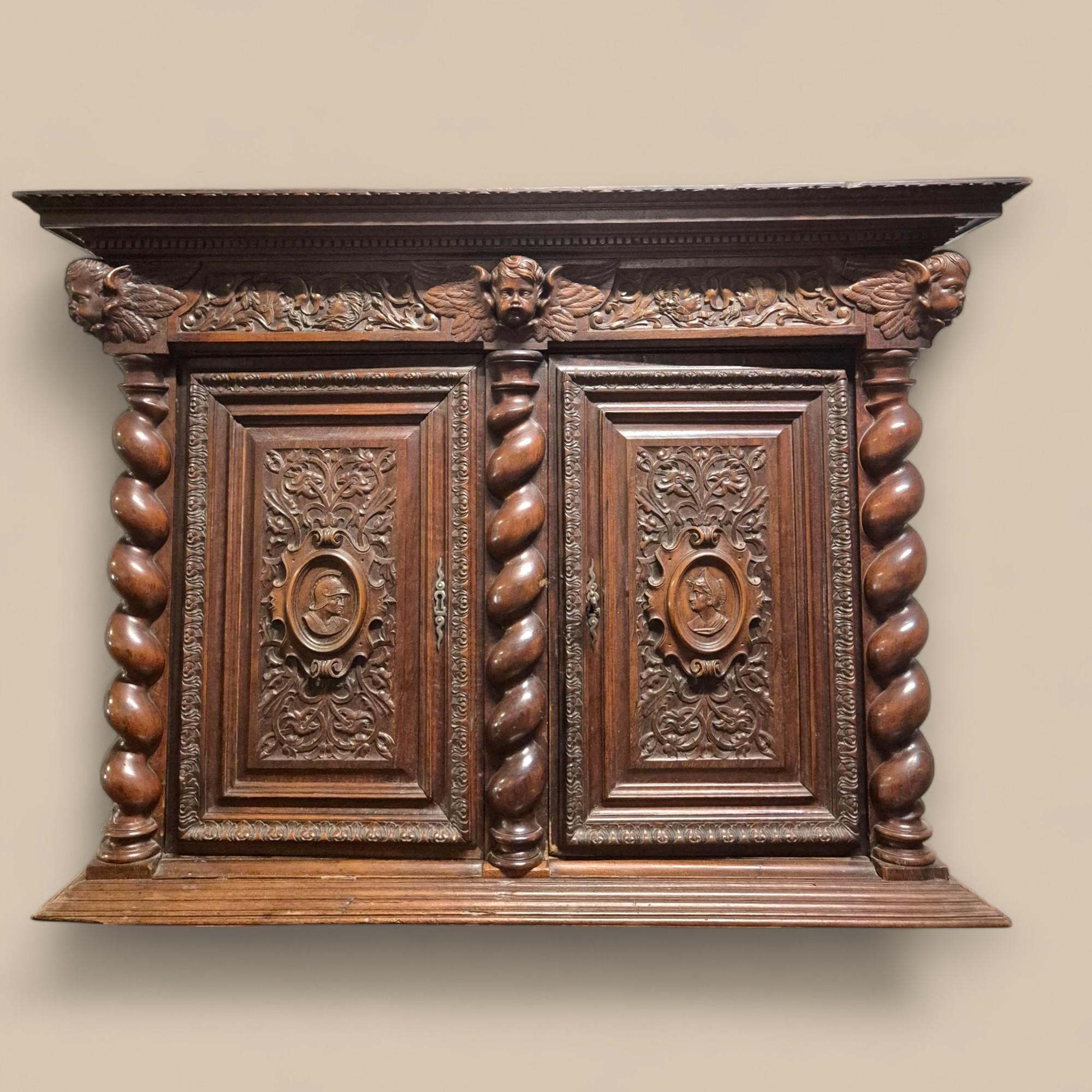 French Renaissance Revival Carved Oak Buffet à Deux Corps, 19 Century For Sale 1