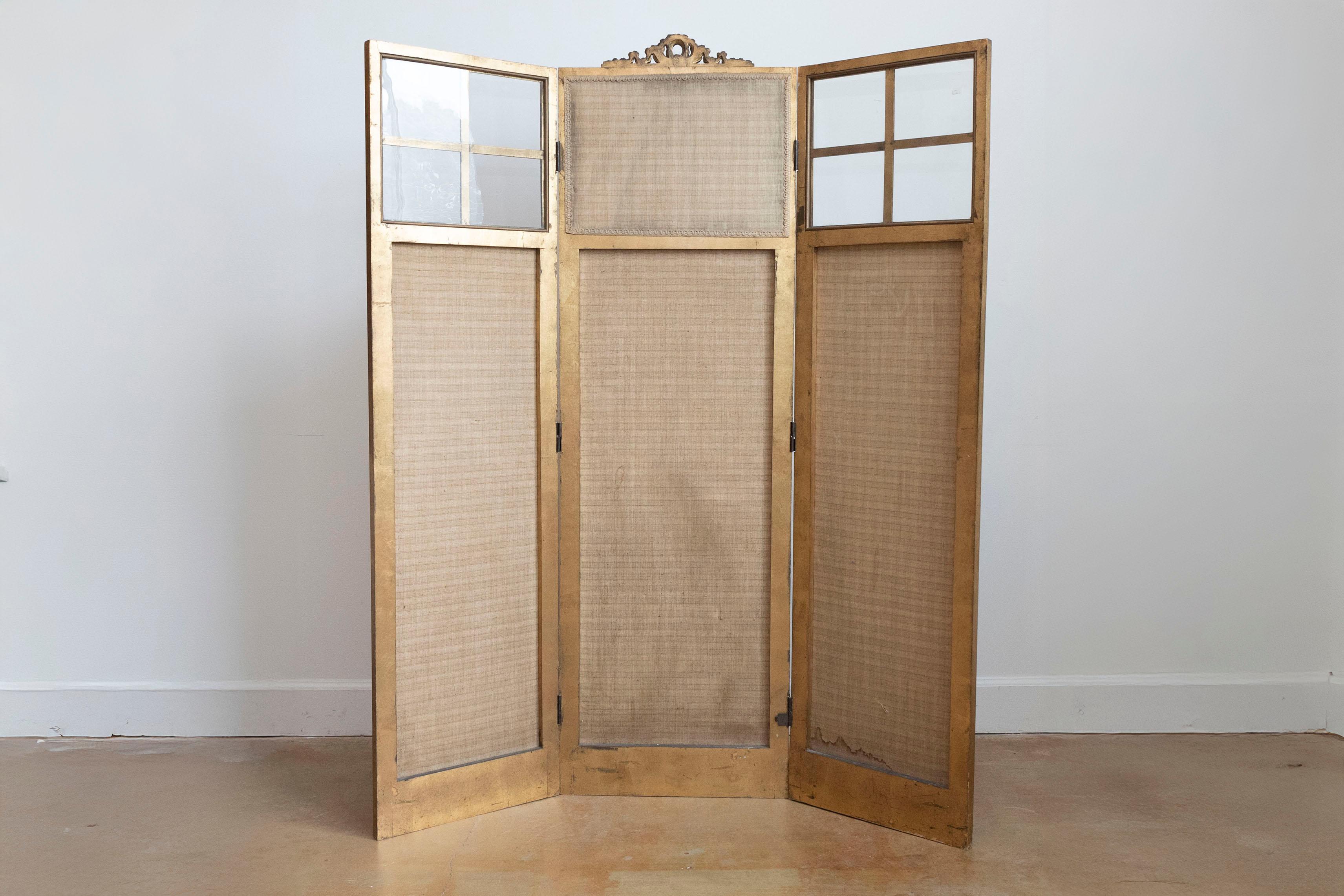 French Renaissance Revival Folding Three-Panel Screen with Hand-Painted Motifs For Sale 3
