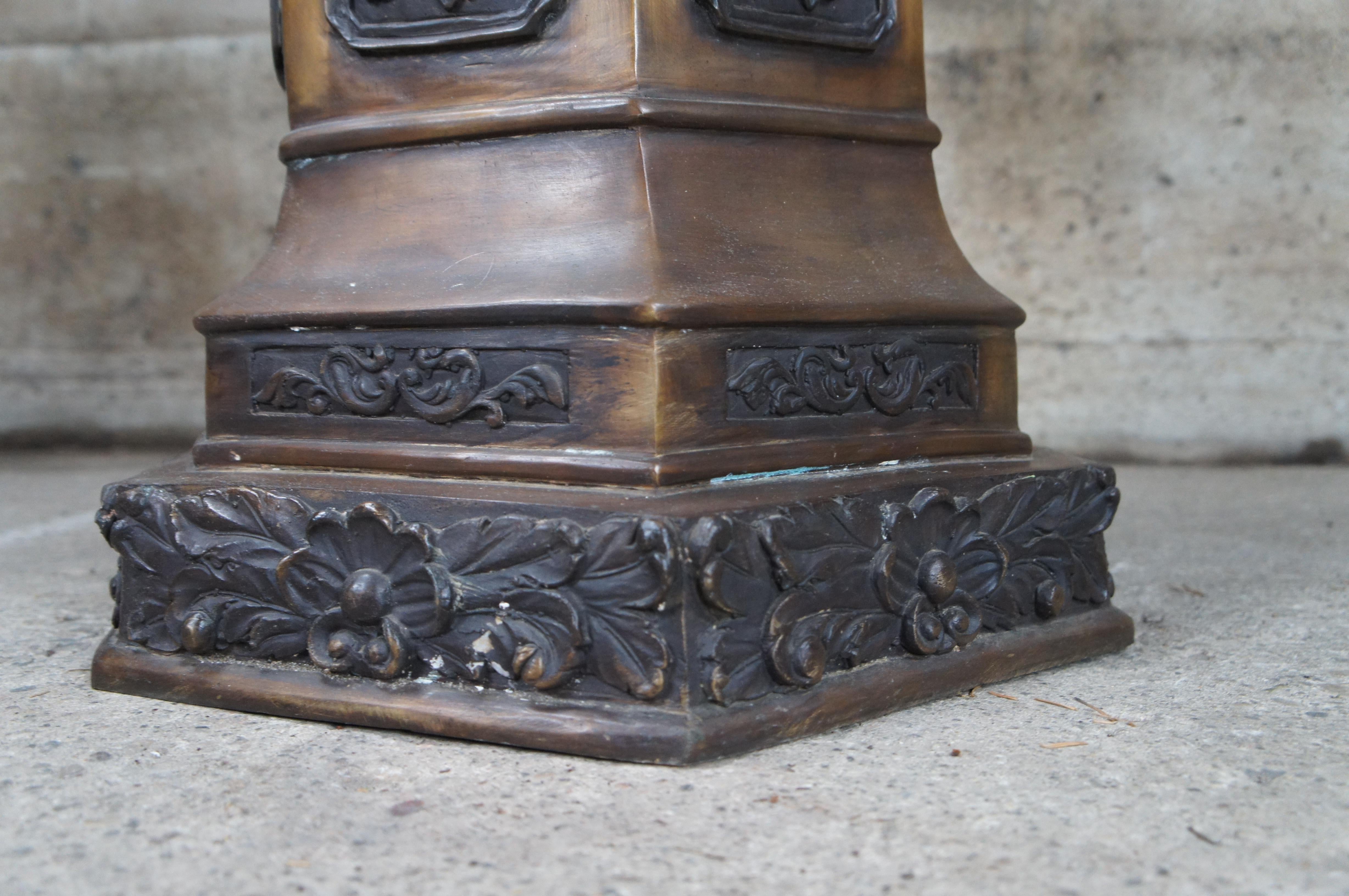 Scultura in bronzo esagonale rinascimentale francese con piedistallo 23