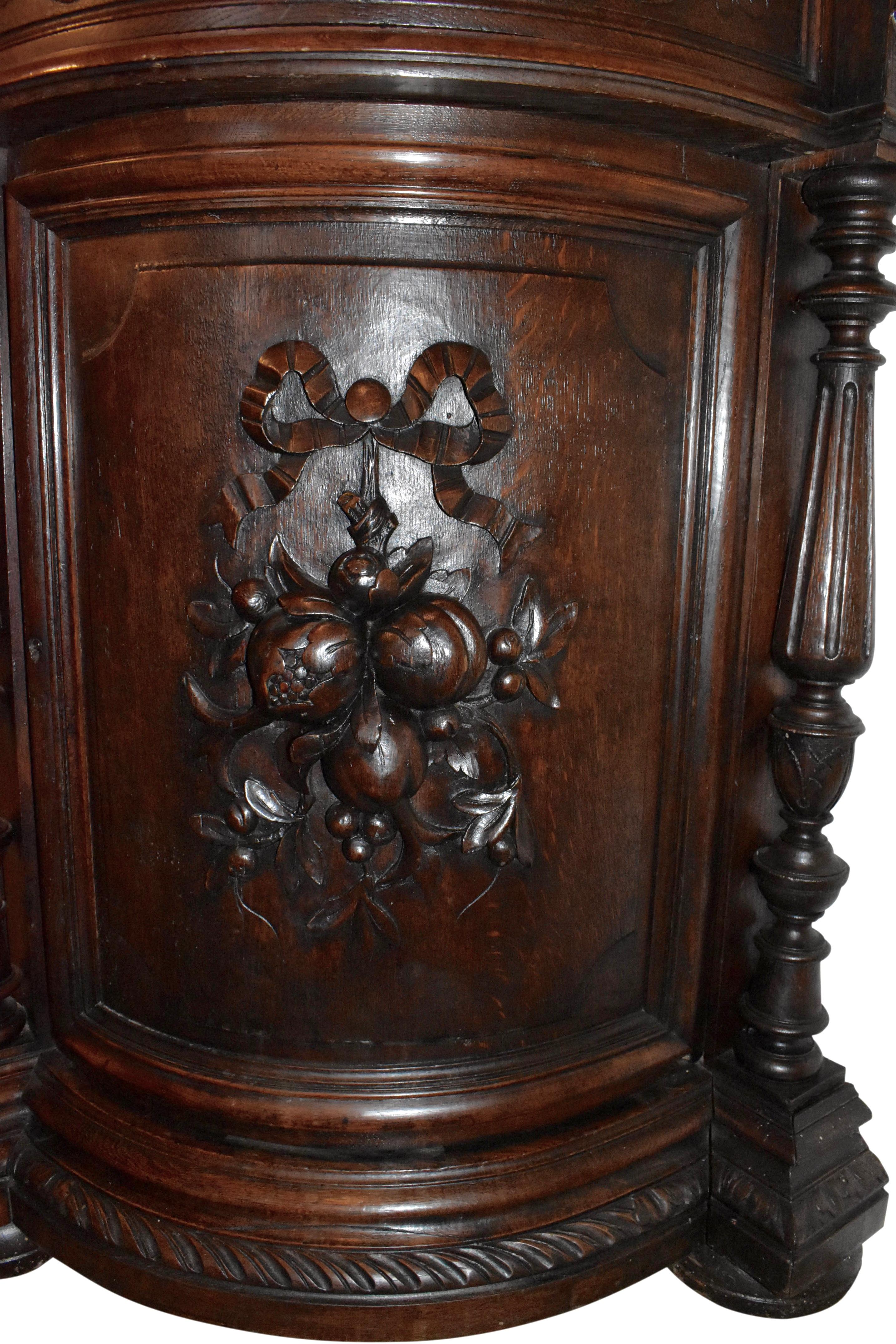 French Renaissance Revival Hunt Sideboard, circa 1895 For Sale 3