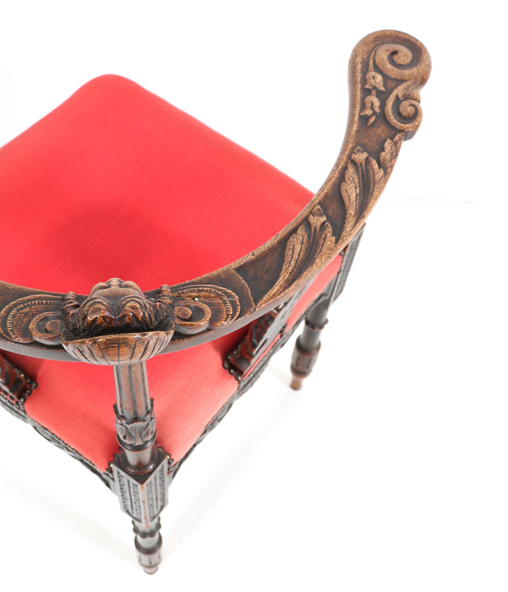 Fauteuil d'angle en chêne sculpté de style néo-renaissance française, années 1890 en vente 4